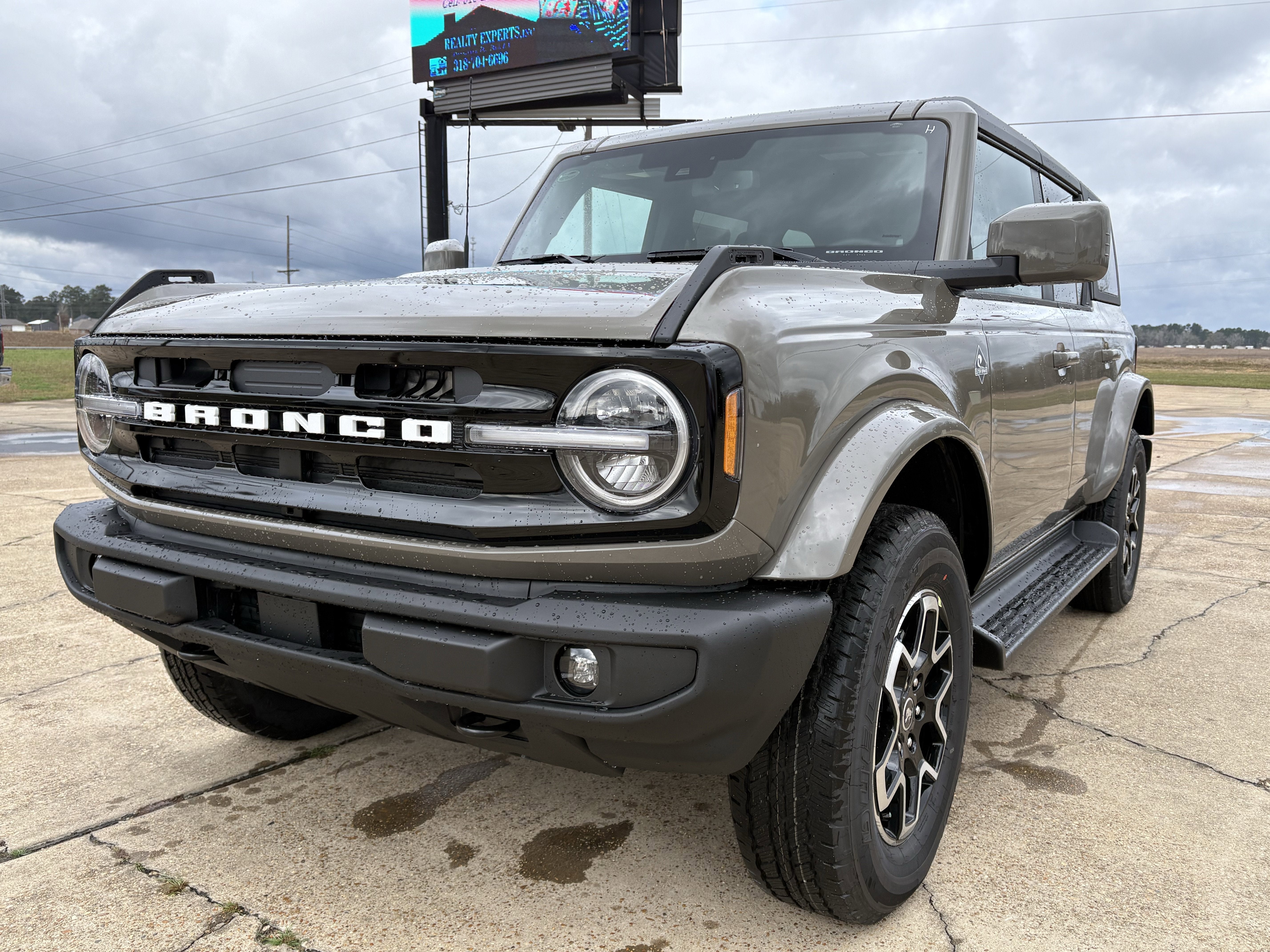 2025 Ford Bronco Outer Banks®