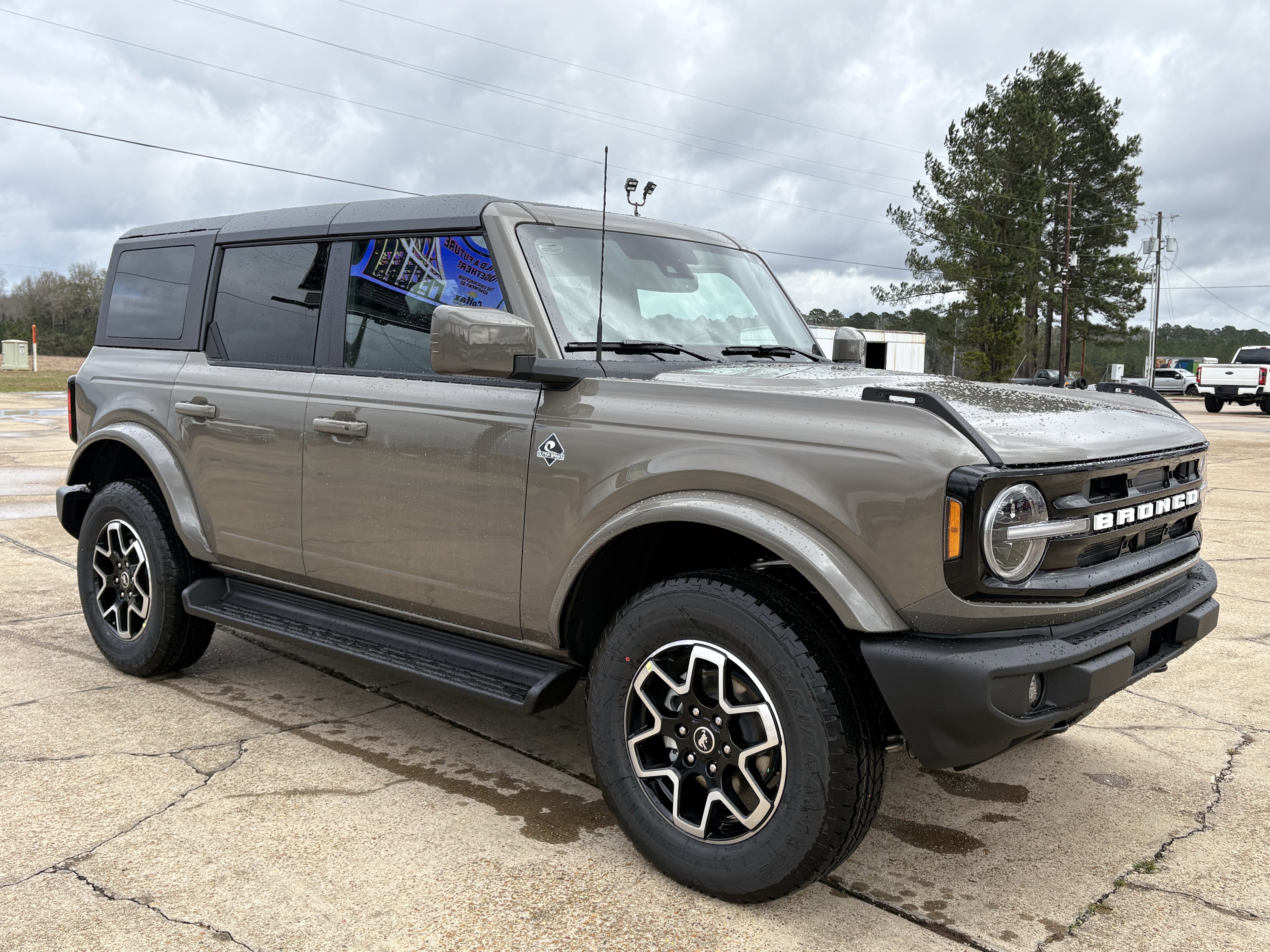 2025 Ford Bronco Outer Banks®
