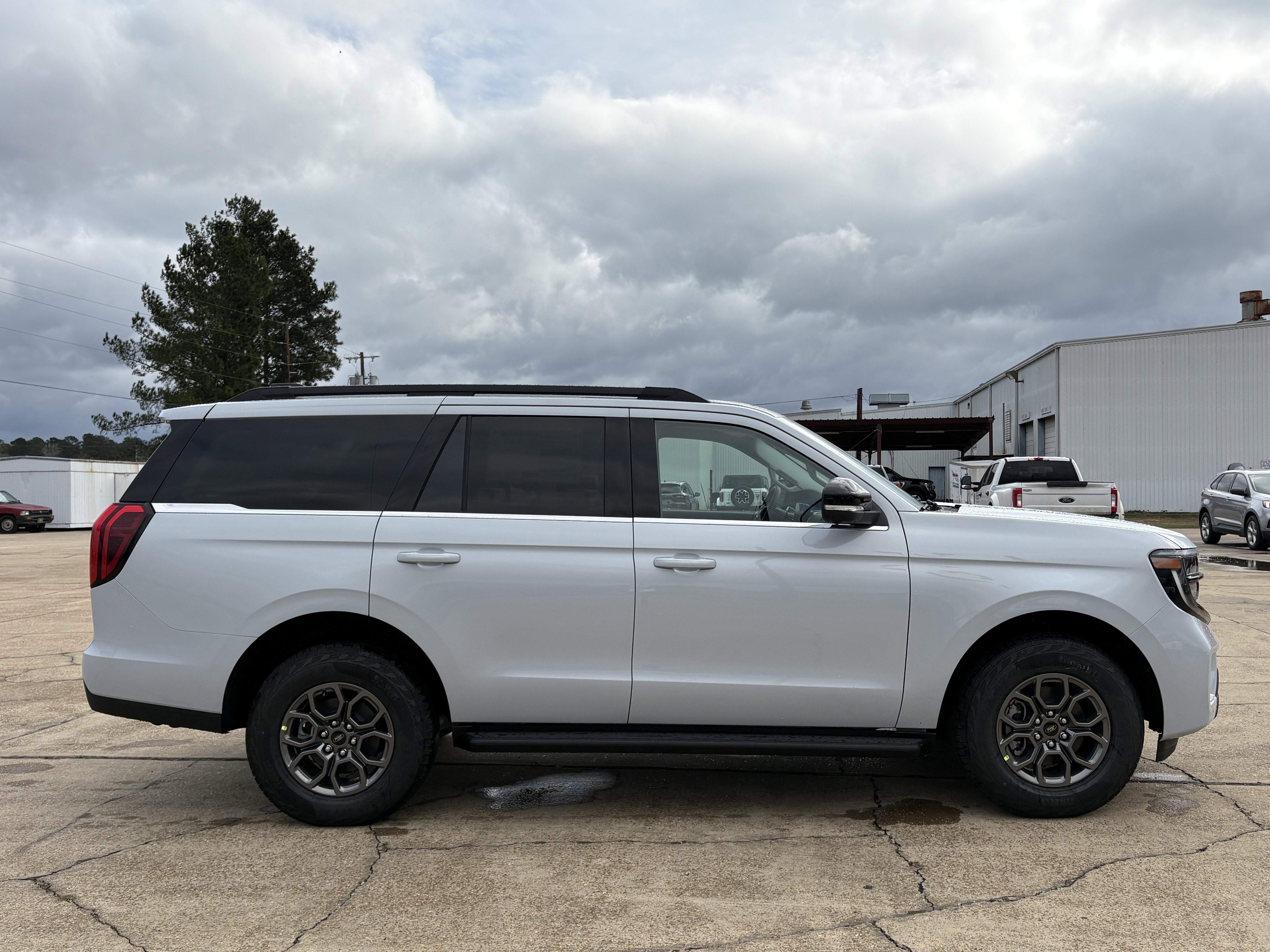 2026 Ford Expedition Active