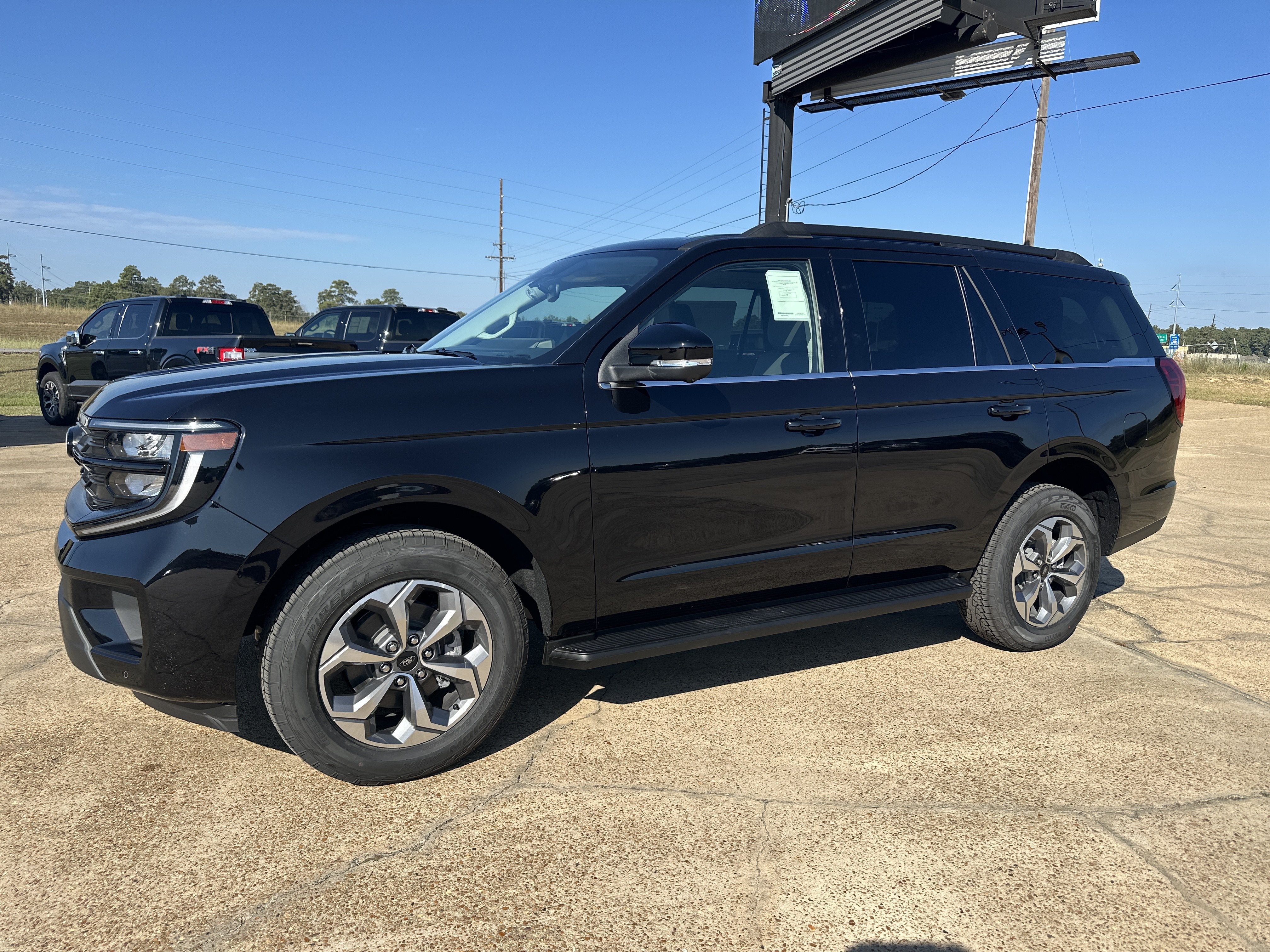 2027 Ford Expedition Active