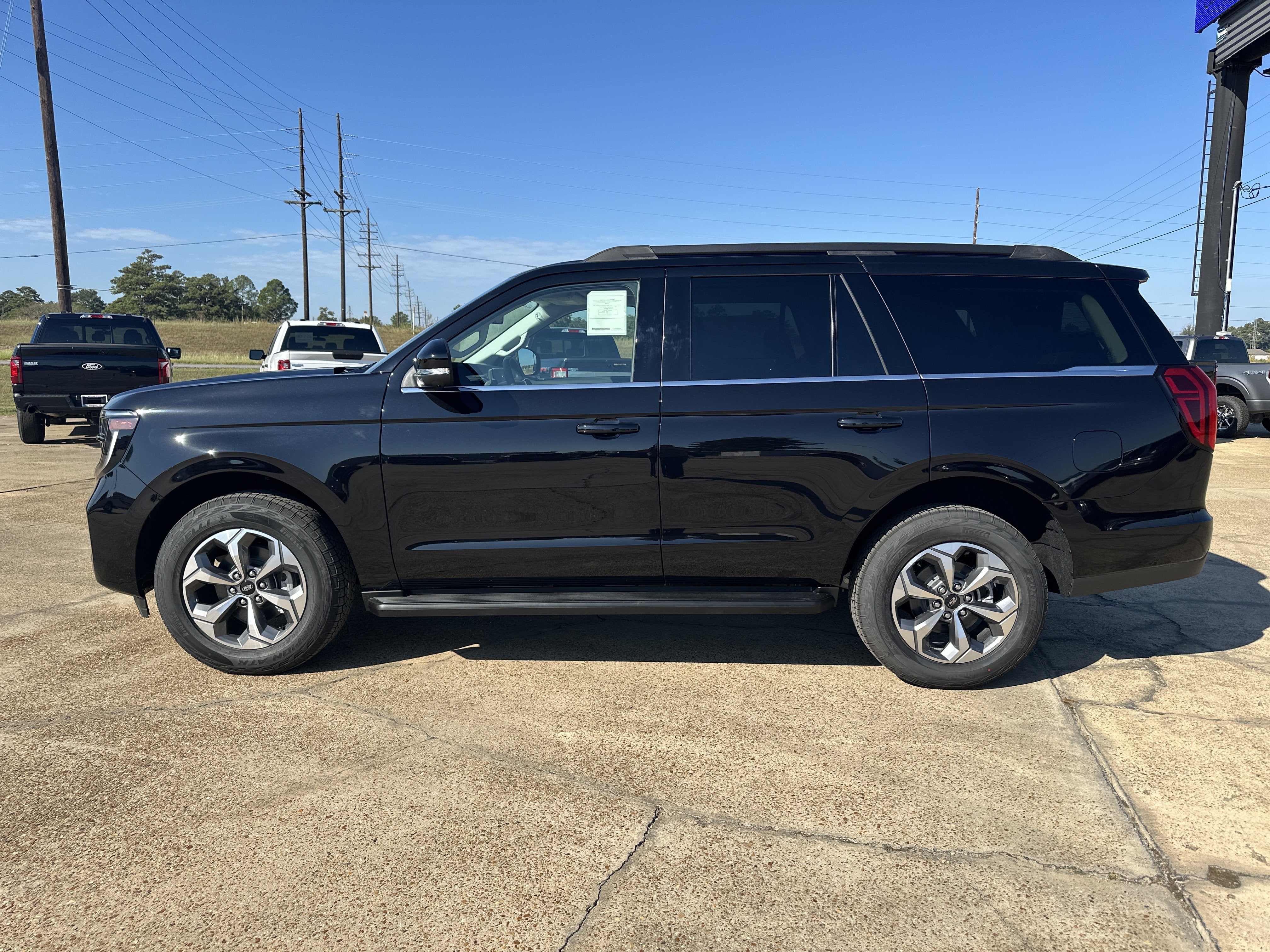 2027 Ford Expedition Active