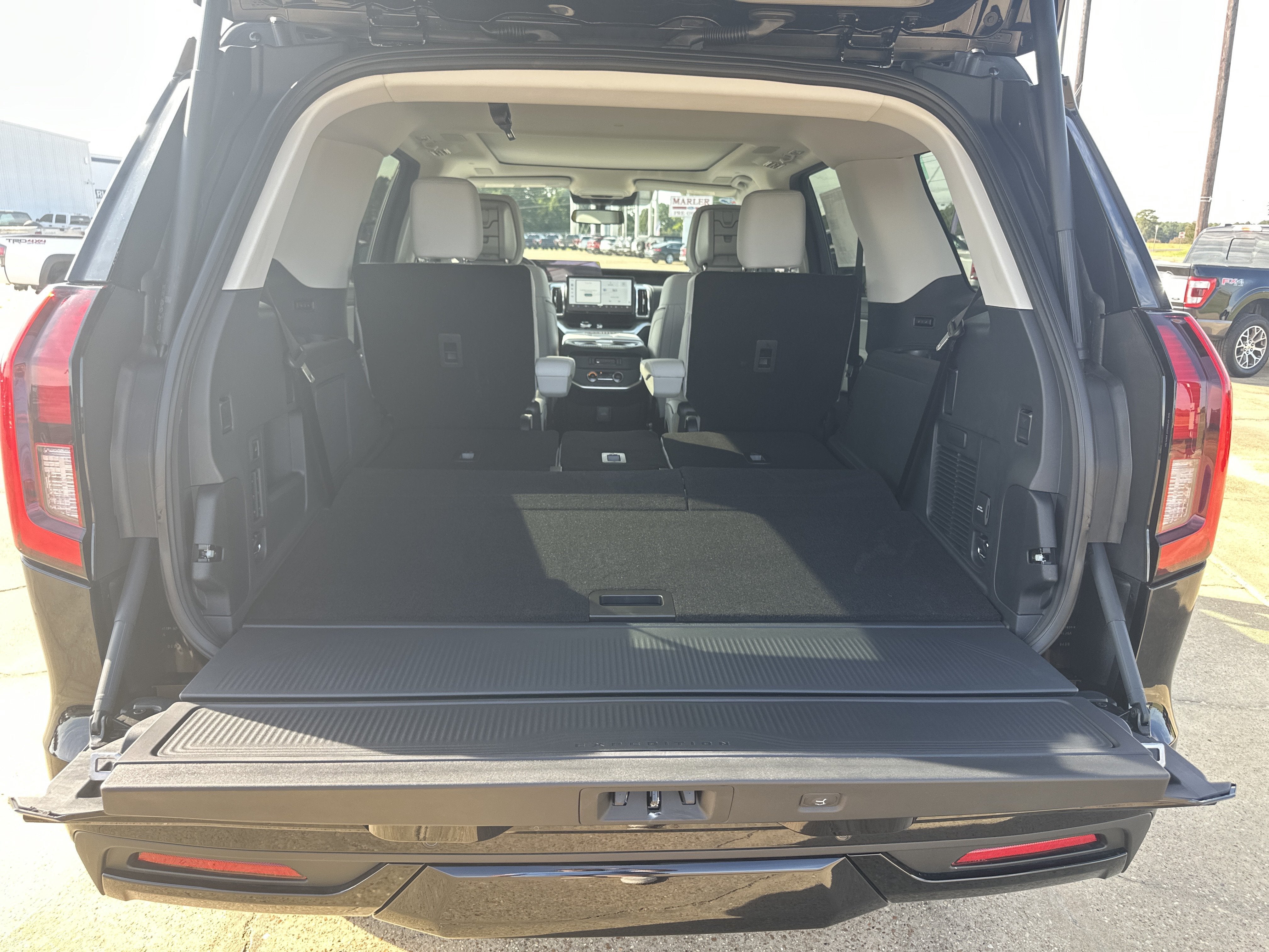 2027 Ford Expedition Platinum