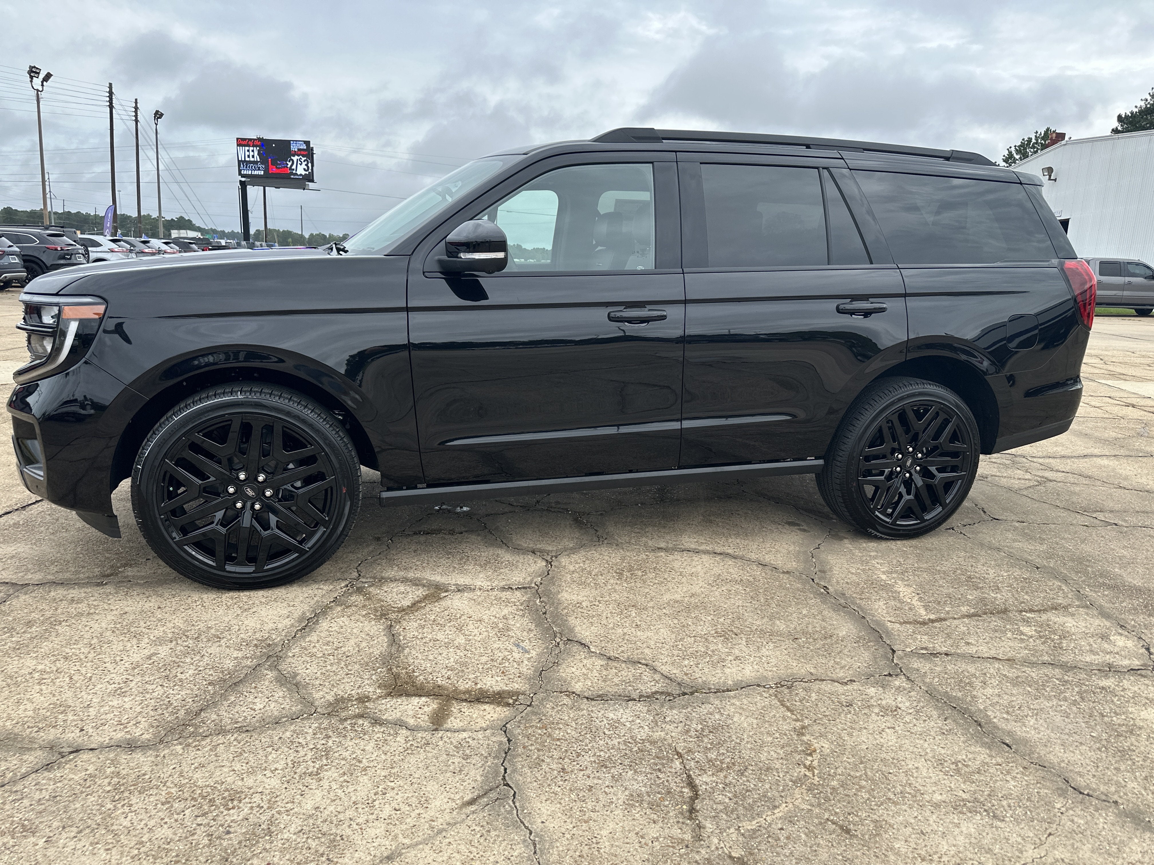 2027 Ford Expedition Platinum
