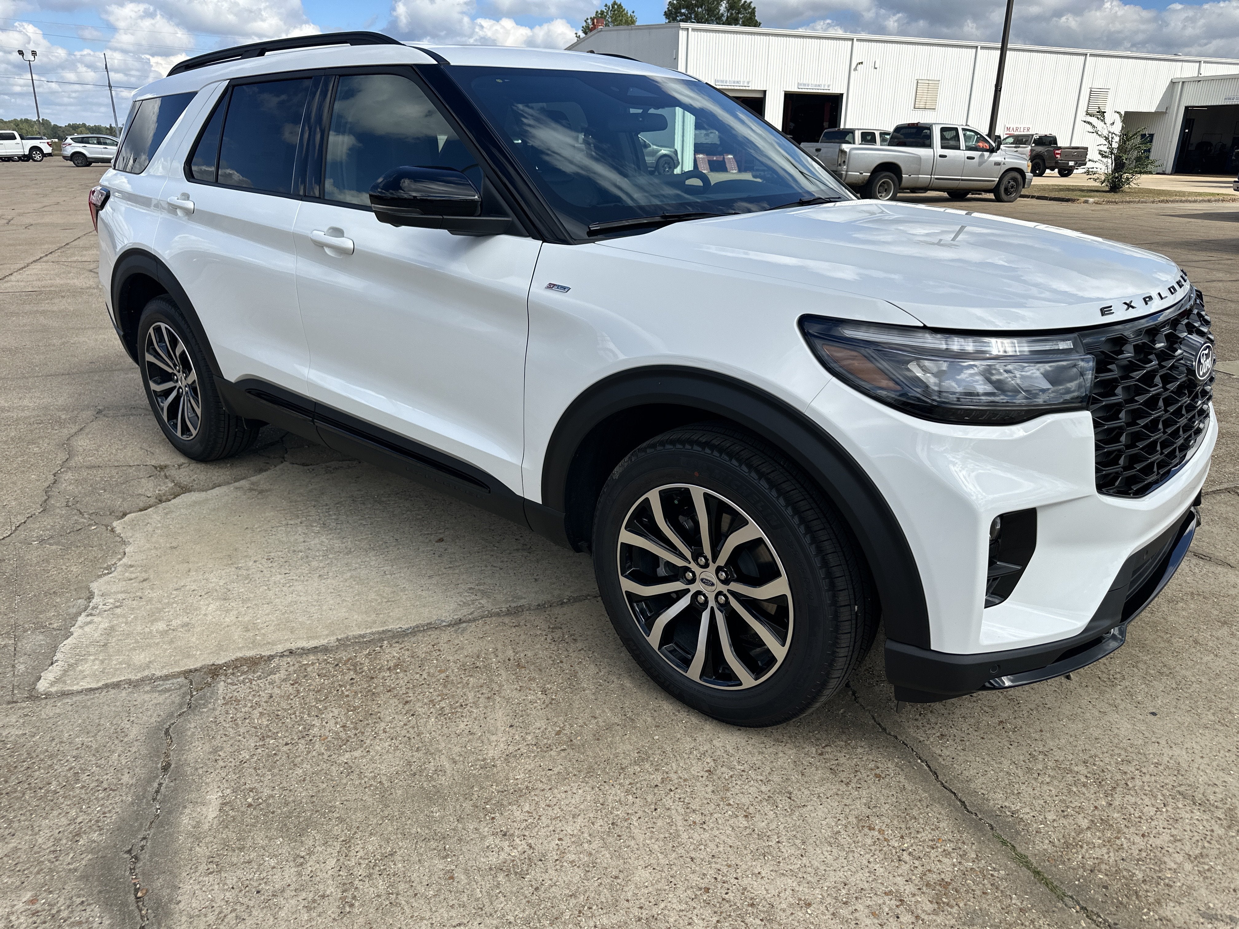 2027 Ford Explorer ST-Line