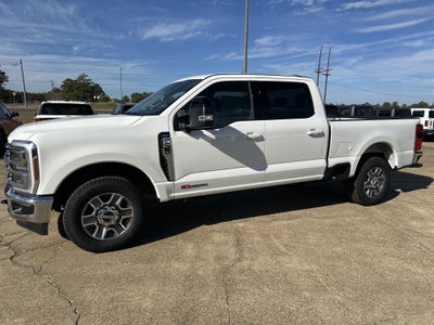 2027 Ford Super Duty F-250 SRW F-250® Lariat®