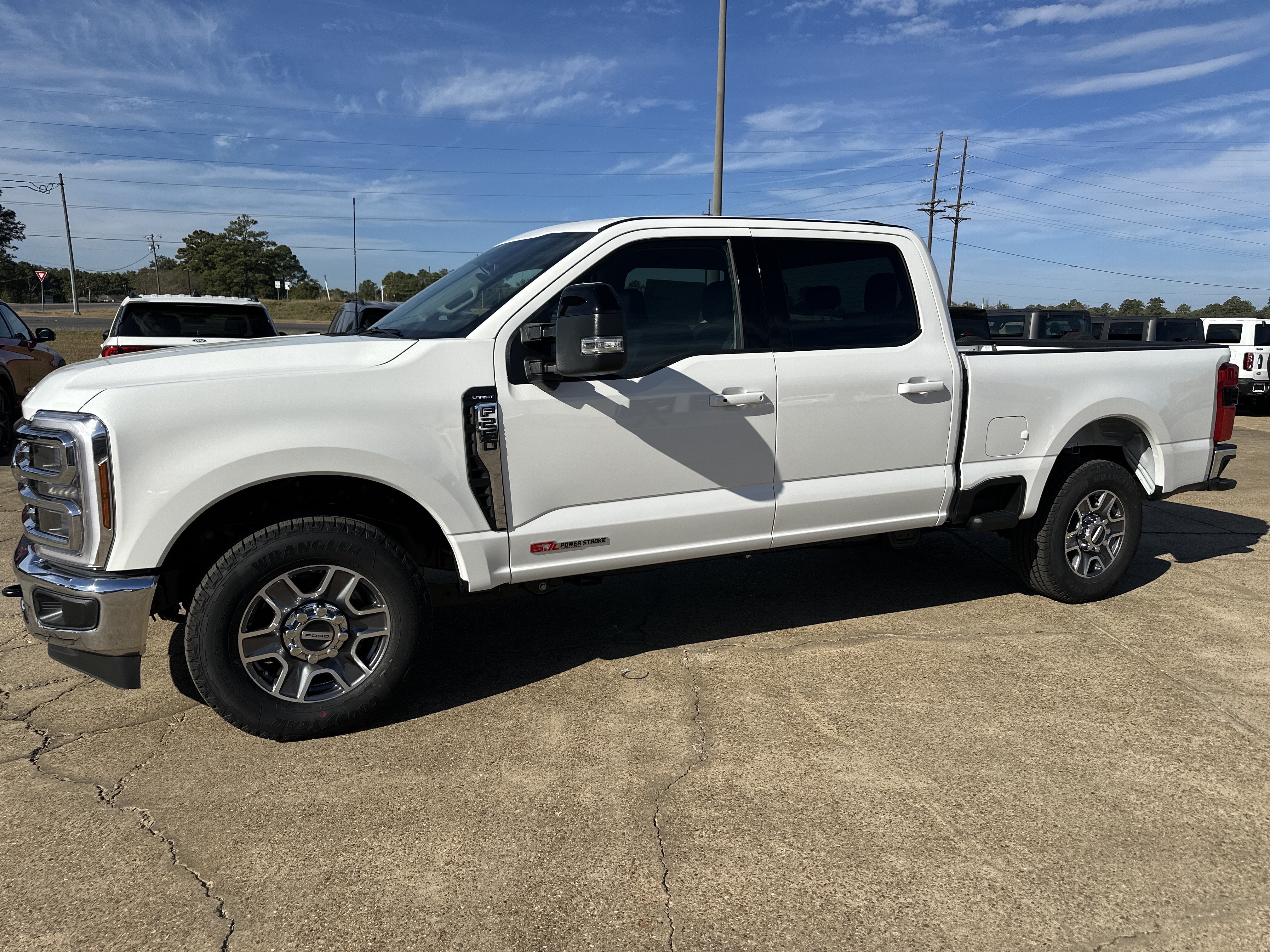 2027 Ford Super Duty F-250 SRW F-250® Lariat®