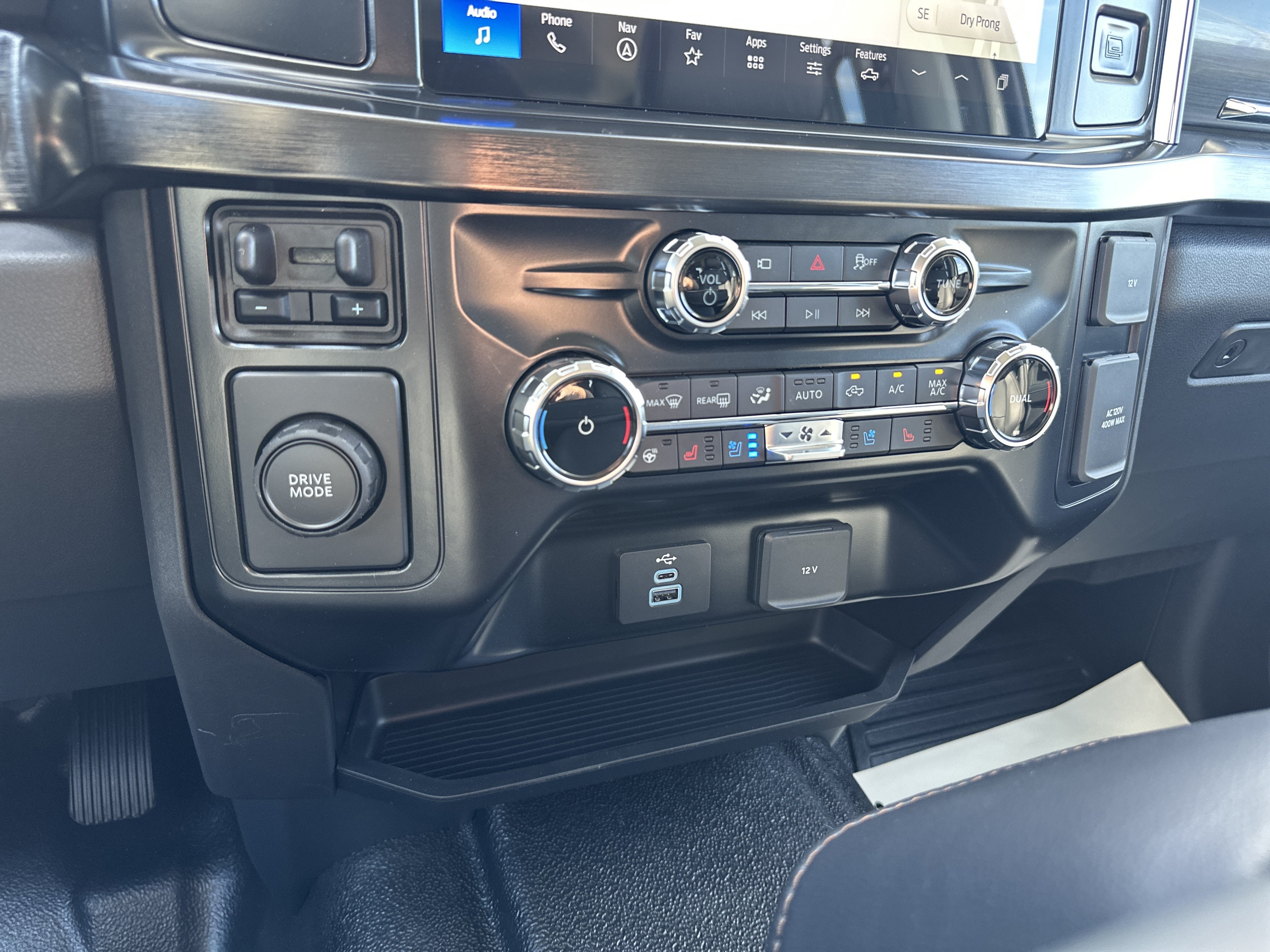 2027 Ford Super Duty F-250 SRW F-250® Lariat®