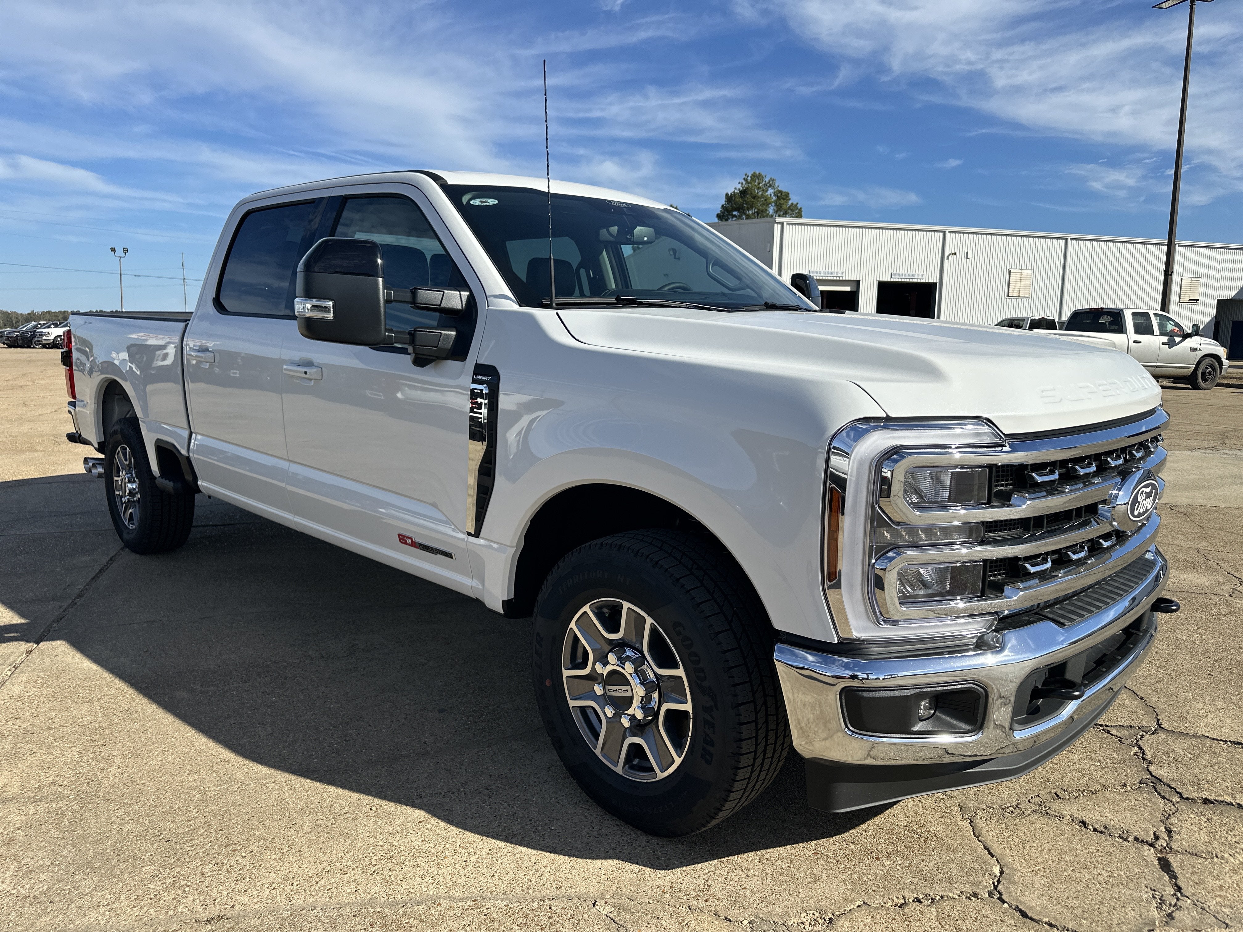 2027 Ford Super Duty F-250 SRW F-250® Lariat®