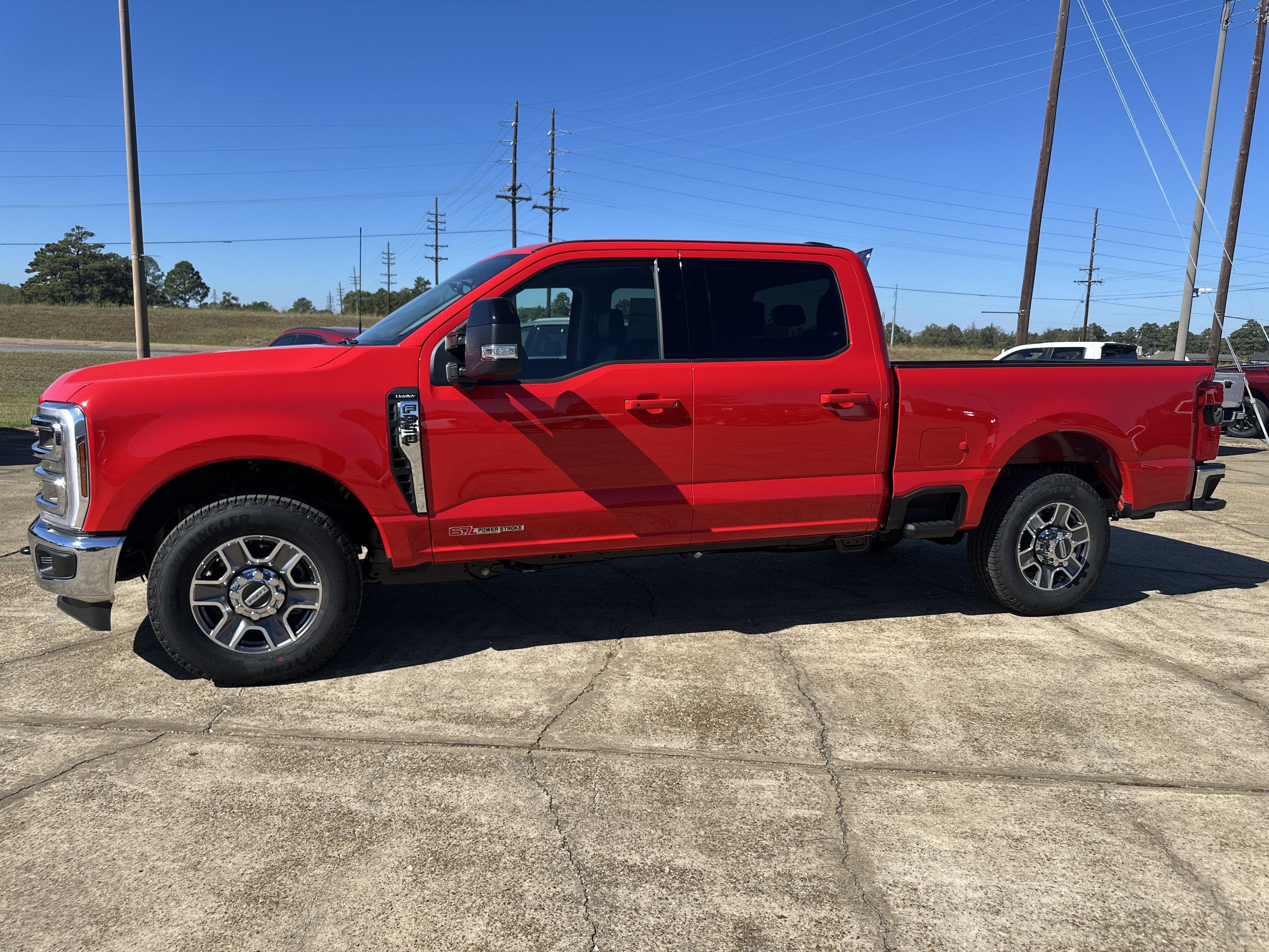 2027 Ford Super Duty F-350 SRW F-350® Lariat®