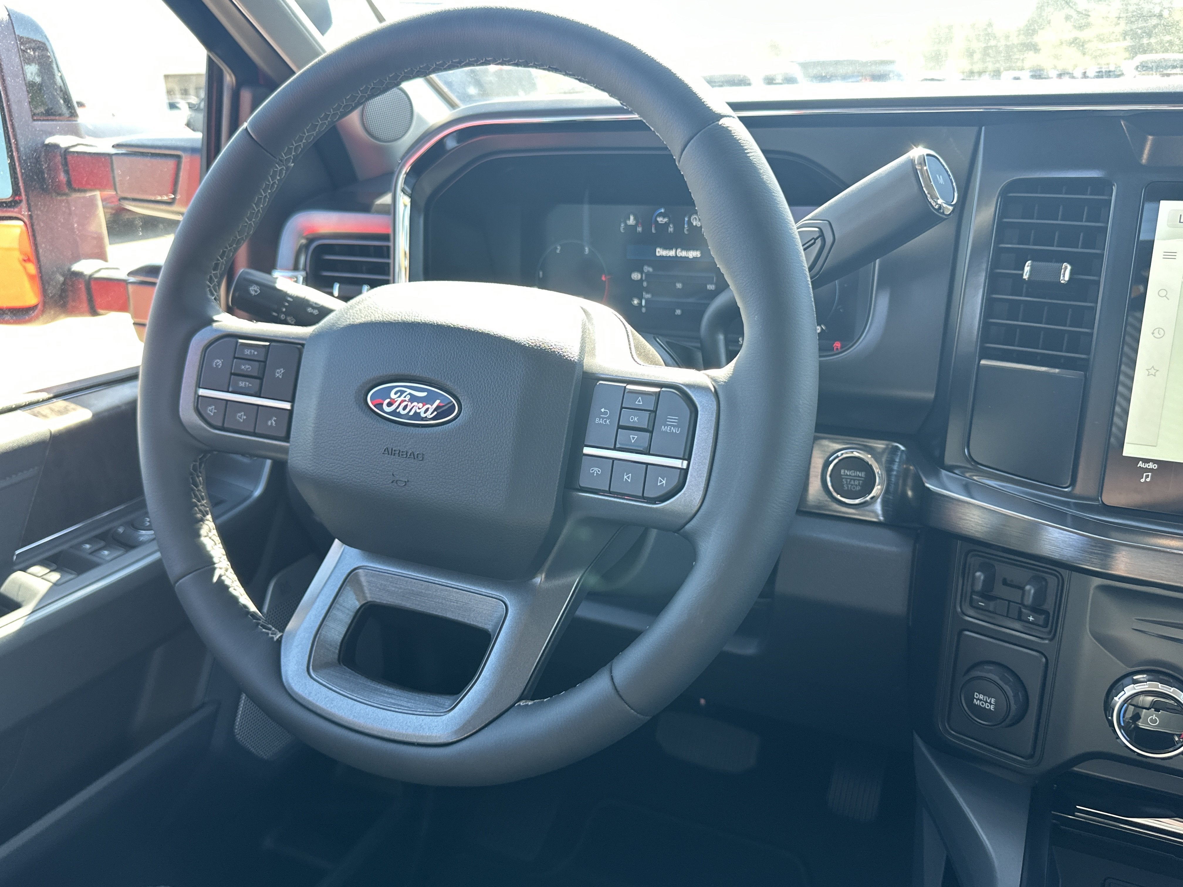 2027 Ford Super Duty F-350 SRW F-350® Lariat®