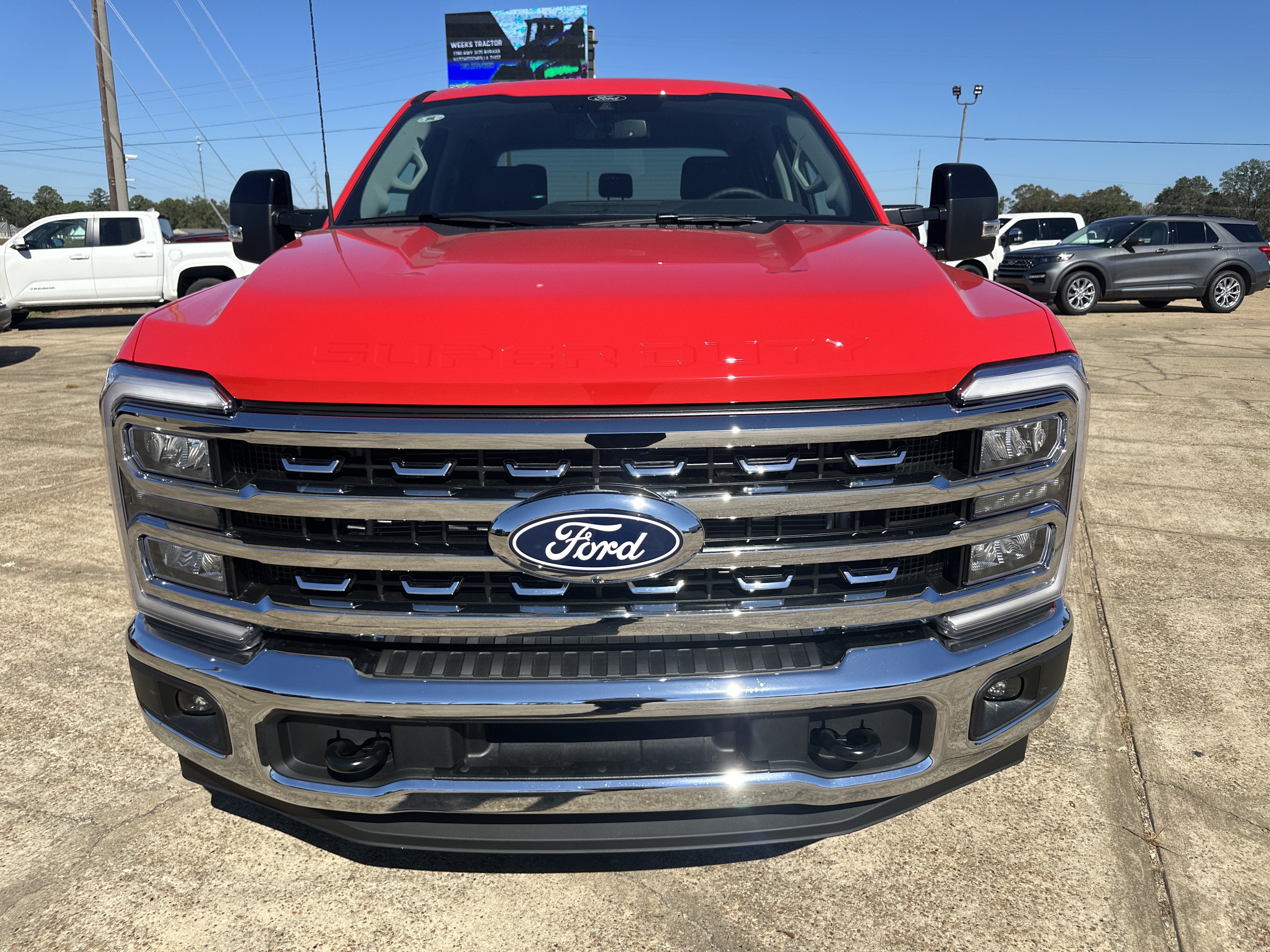 2027 Ford Super Duty F-350 SRW F-350® Lariat®