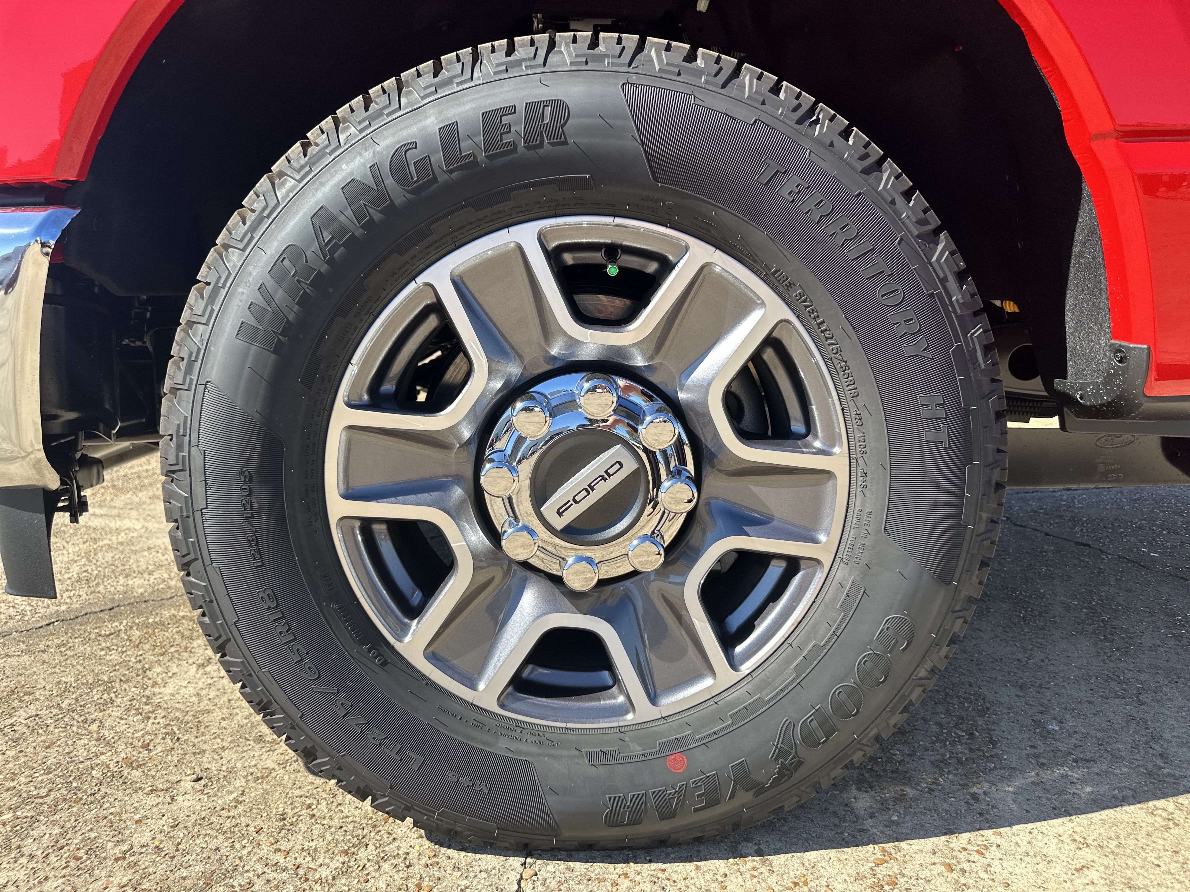 2027 Ford Super Duty F-350 SRW F-350® Lariat®
