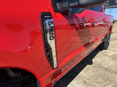 2027 Ford Super Duty F-350 SRW F-350® Lariat®