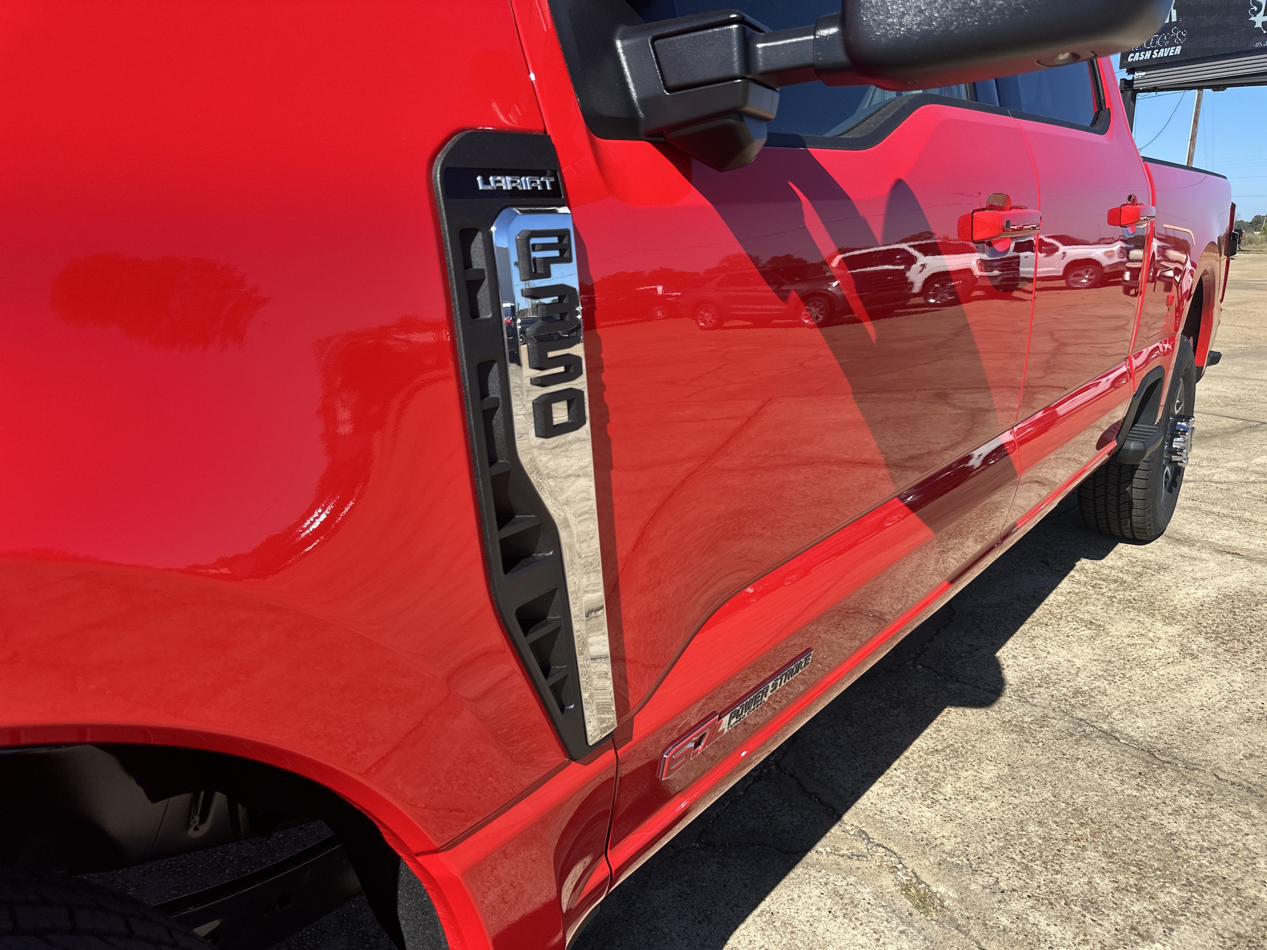 2027 Ford Super Duty F-350 SRW F-350® Lariat®