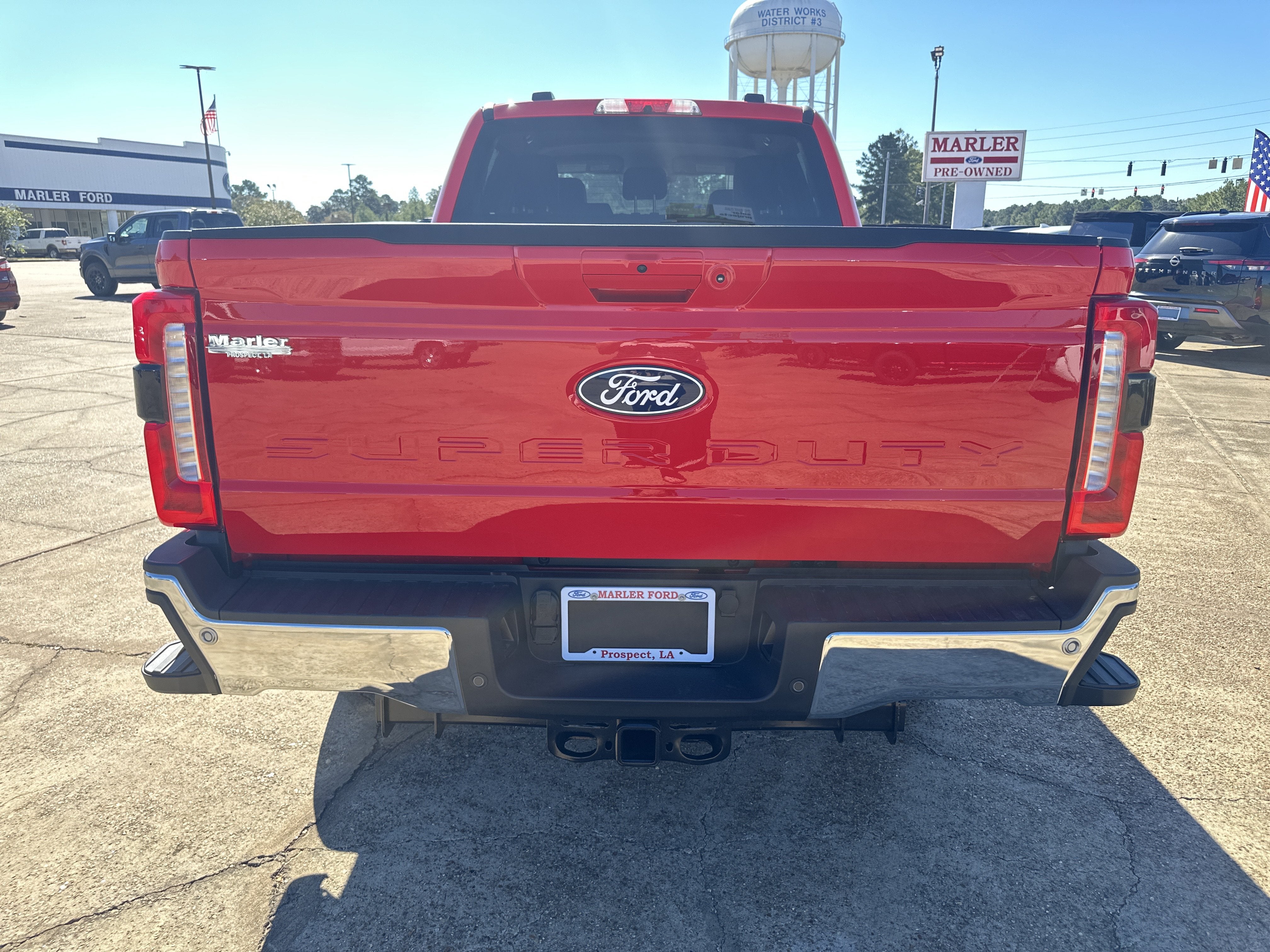 2027 Ford Super Duty F-350 SRW F-350® Lariat®