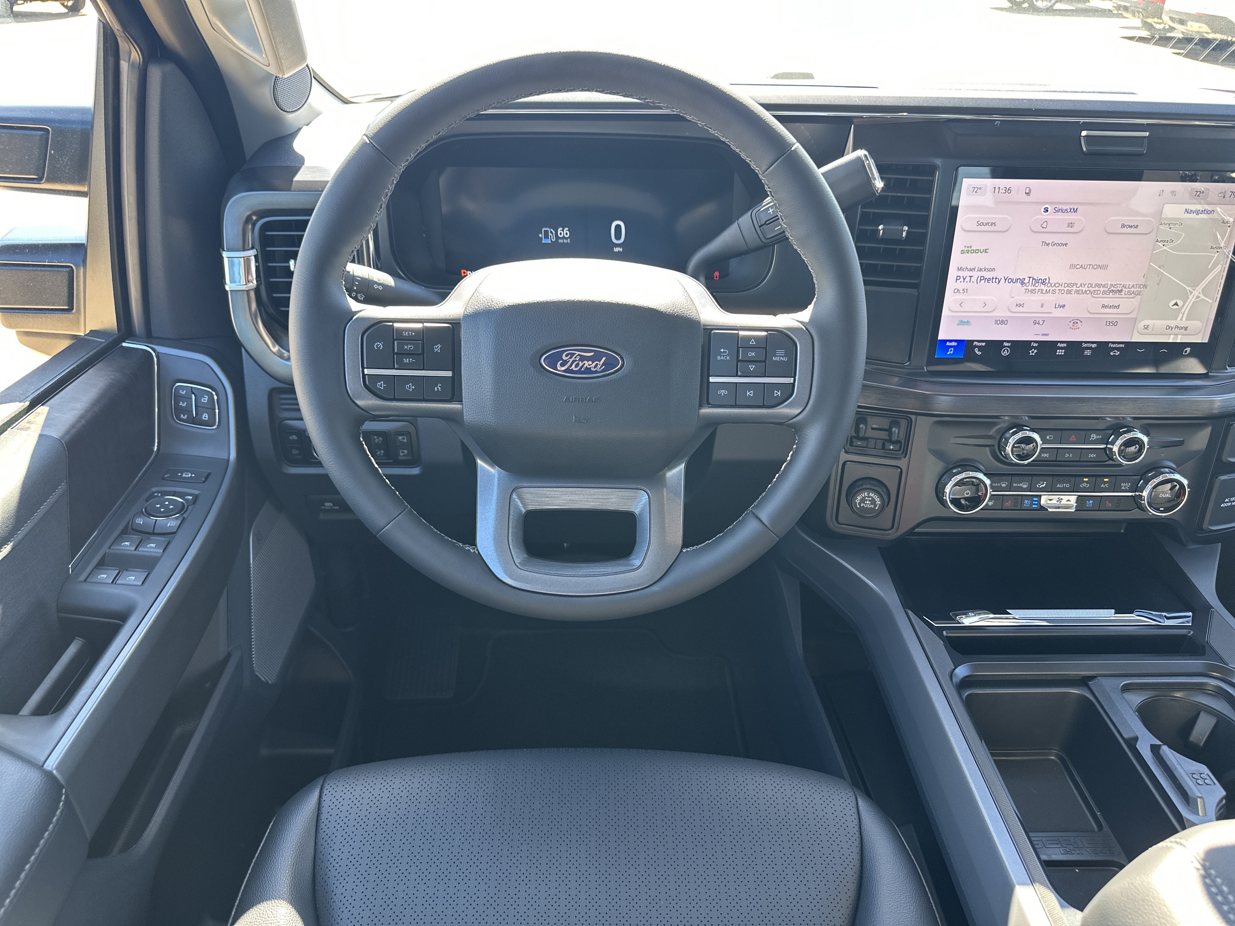 2027 Ford Super Duty F-350 SRW F-350® Lariat®