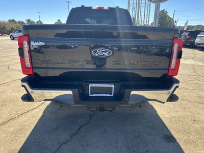 2027 Ford Super Duty F-350 SRW F-350® Lariat®