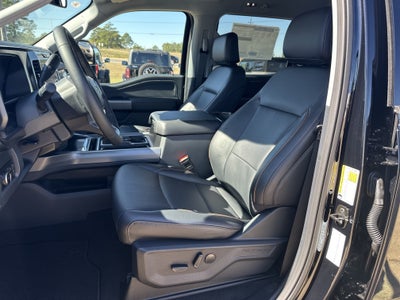 2027 Ford Super Duty F-350 SRW F-350® Lariat®