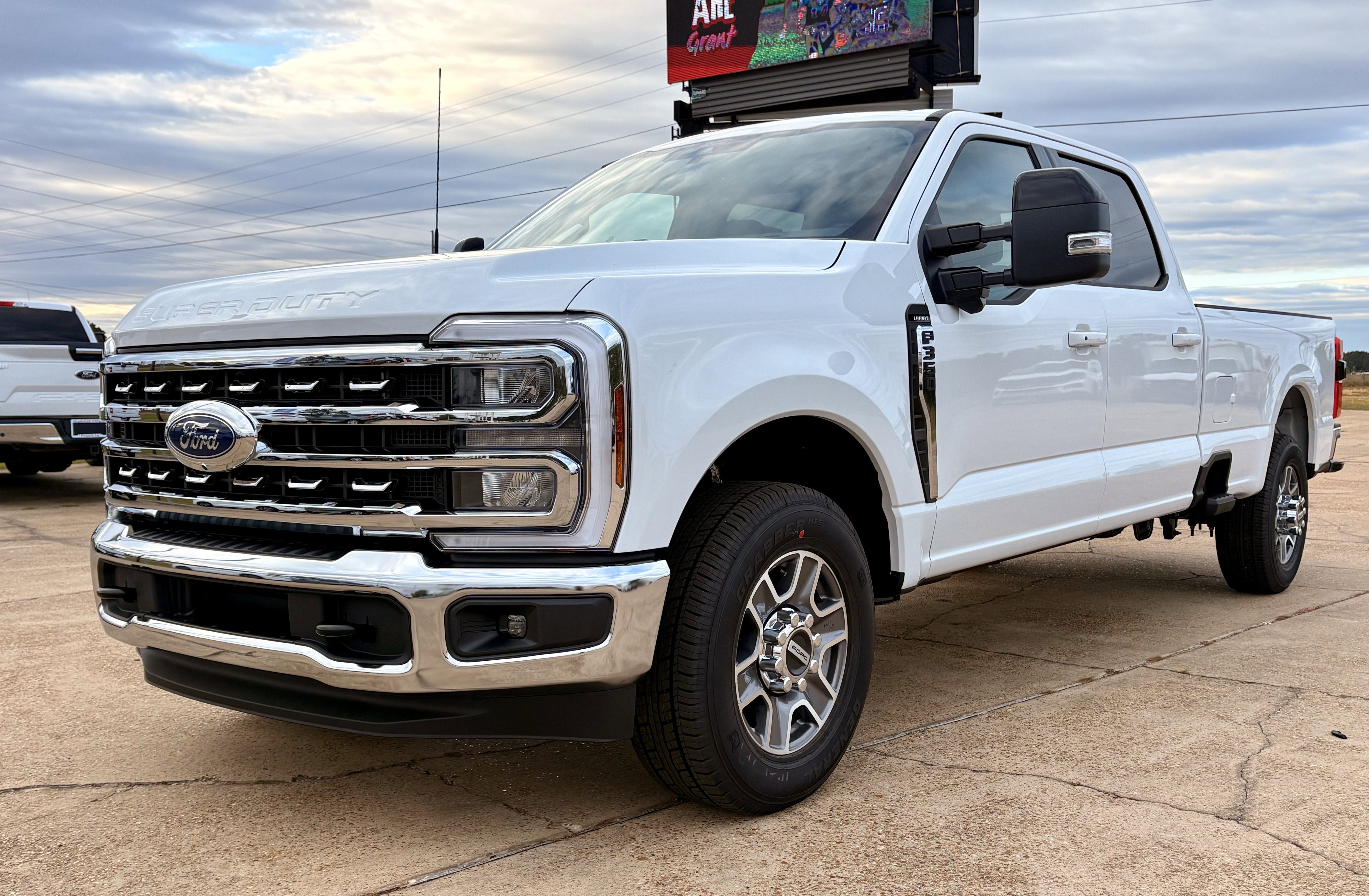 2026 Ford Super Duty F-350 SRW F-350® Lariat®