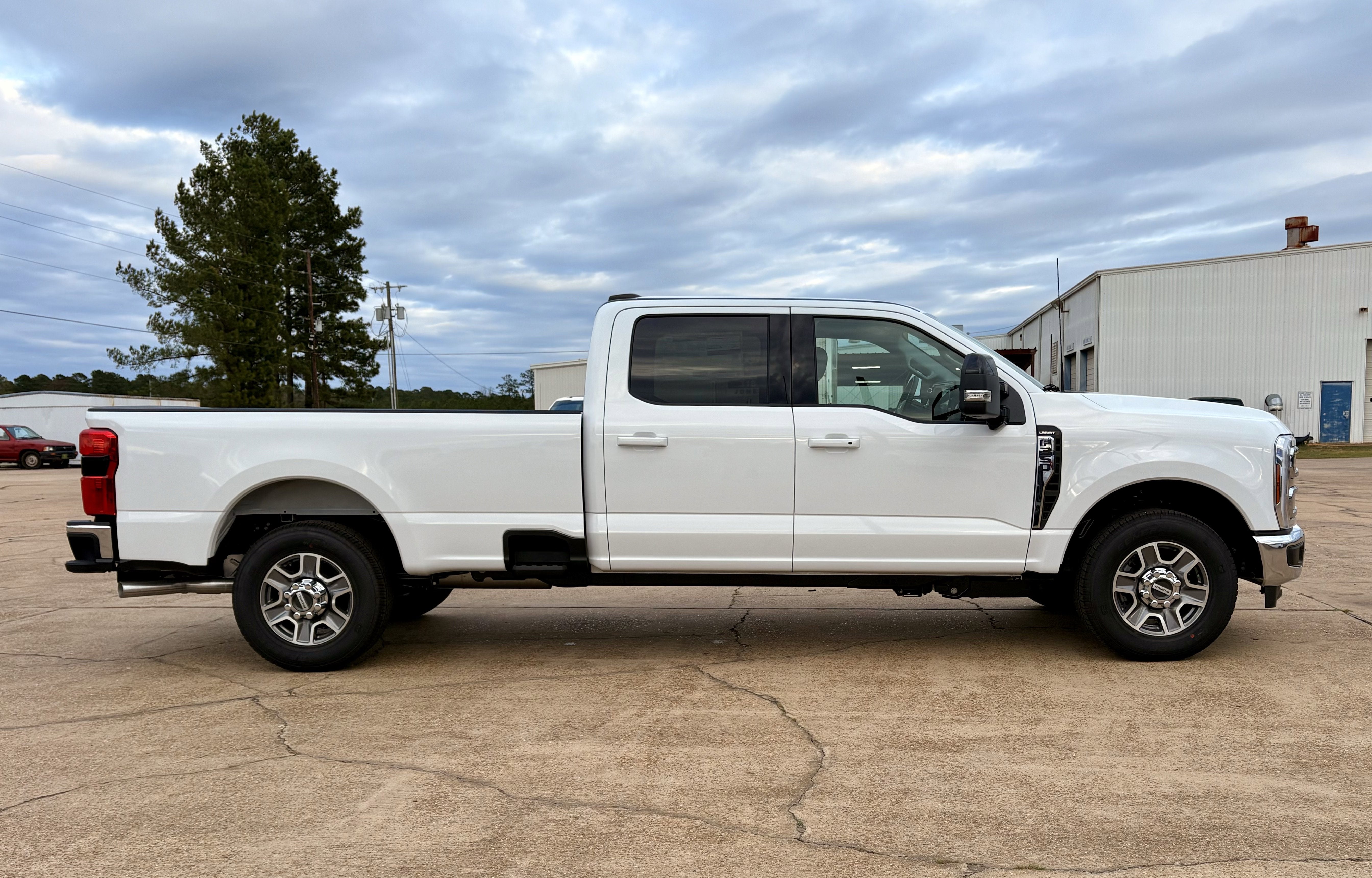 2026 Ford Super Duty F-350 SRW F-350® Lariat®
