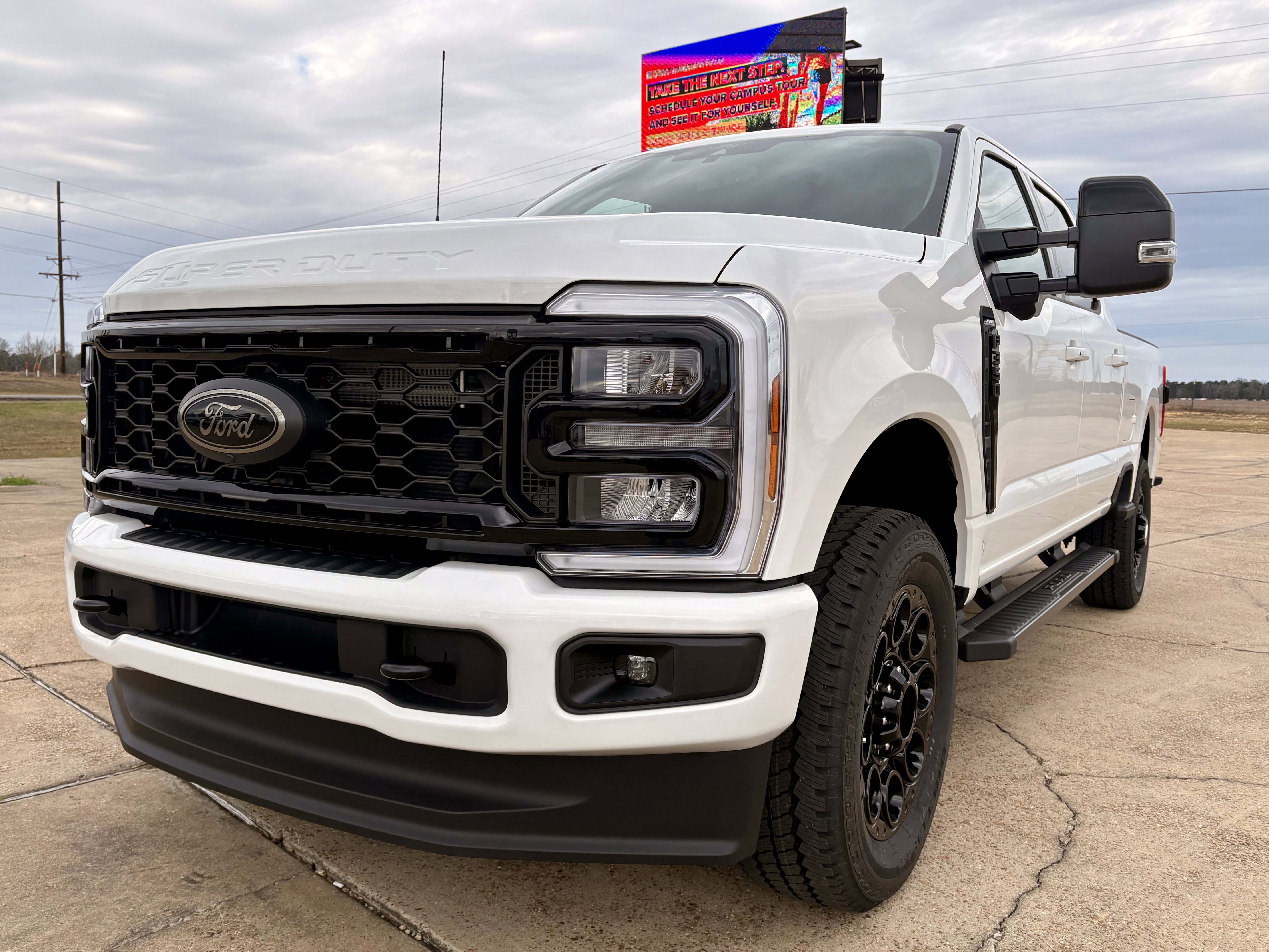 2026 Ford Super Duty F-350 SRW F-350® Lariat®