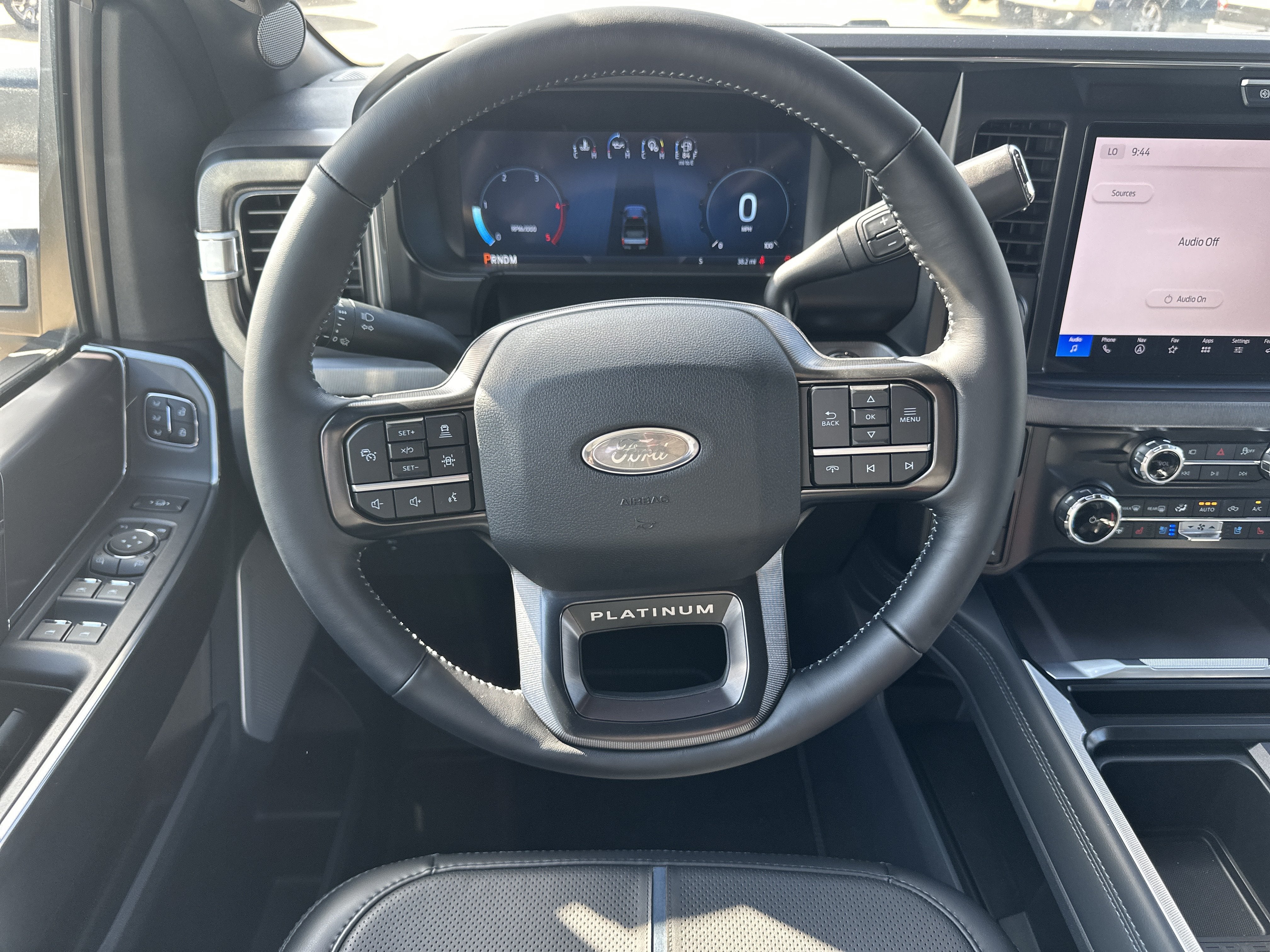 2026 Ford F-350 Super Duty Platinum - Photo 11
