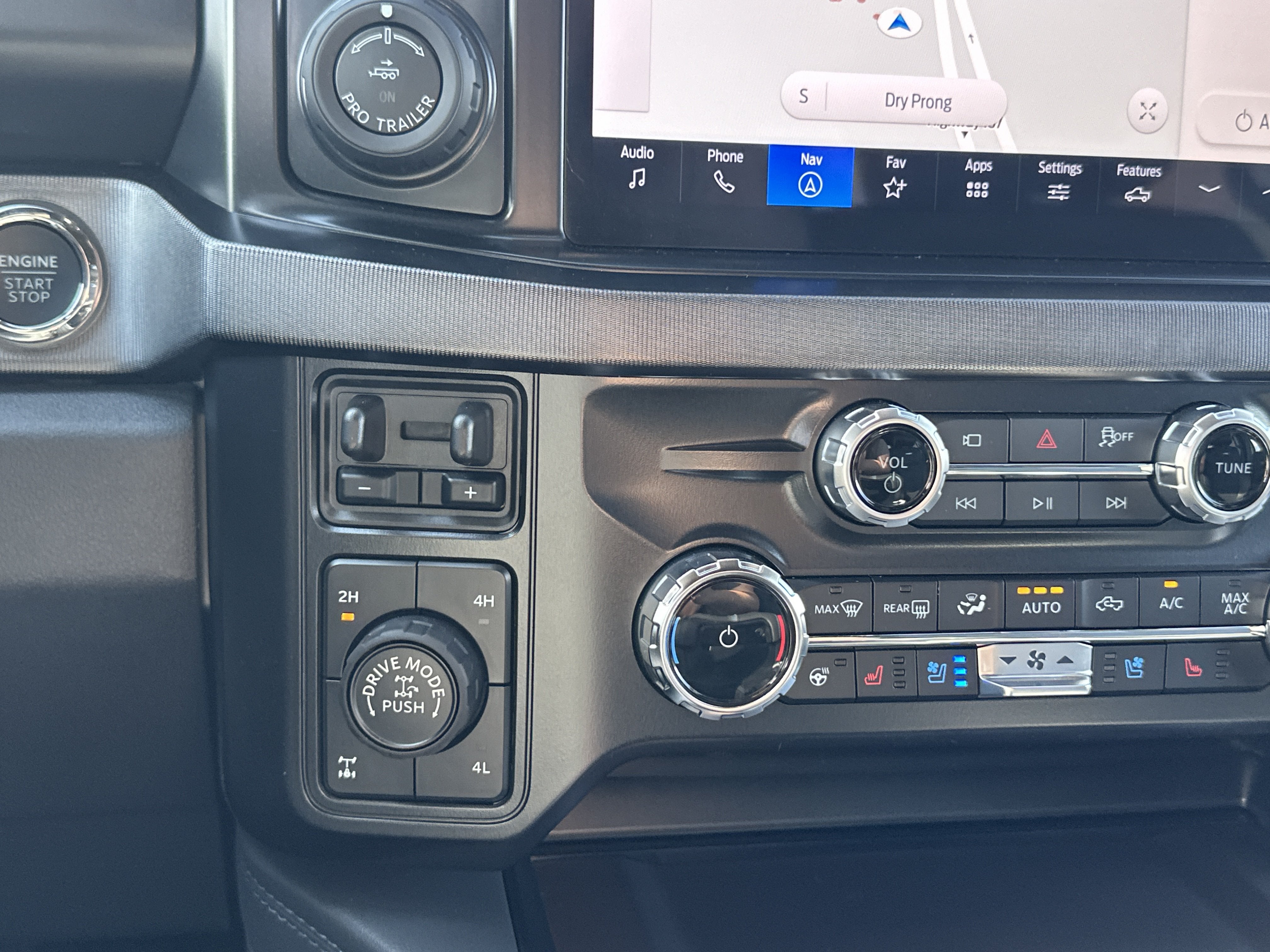 2026 Ford F-350 Super Duty Platinum - Photo 16