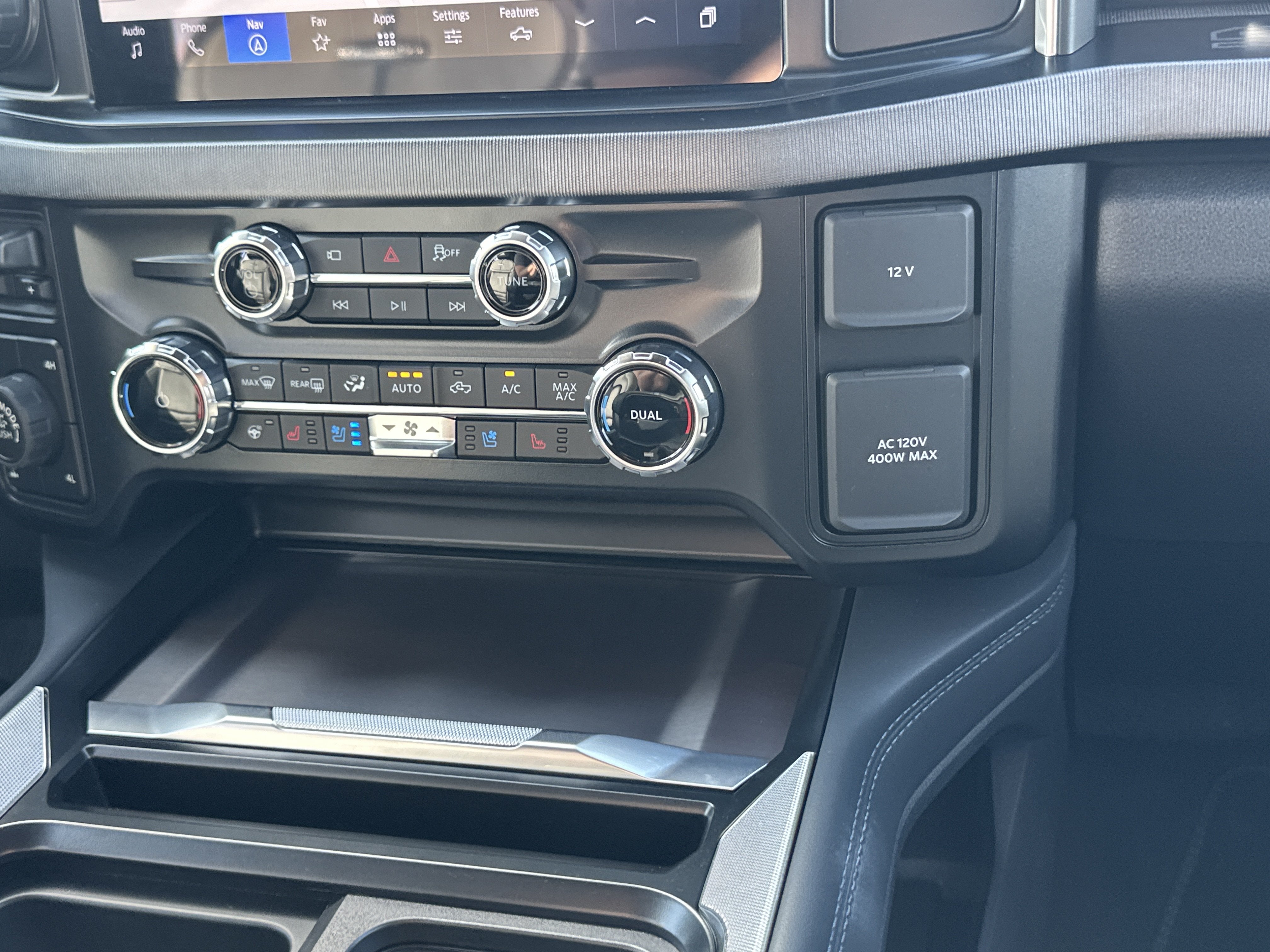 2026 Ford F-350 Super Duty Platinum - Photo 17