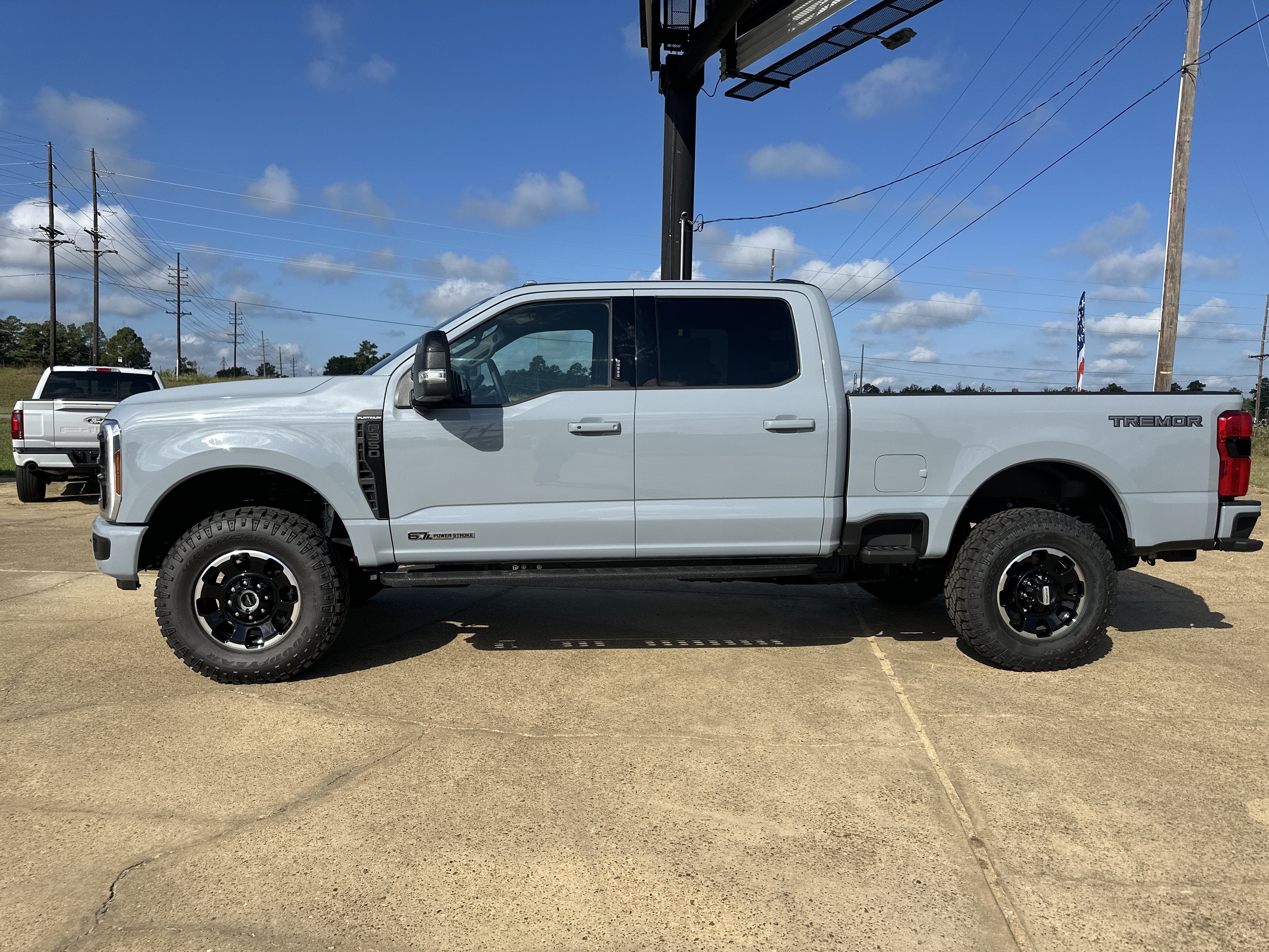 2026 Ford Super Duty F-350 SRW F-350® Platinum®
