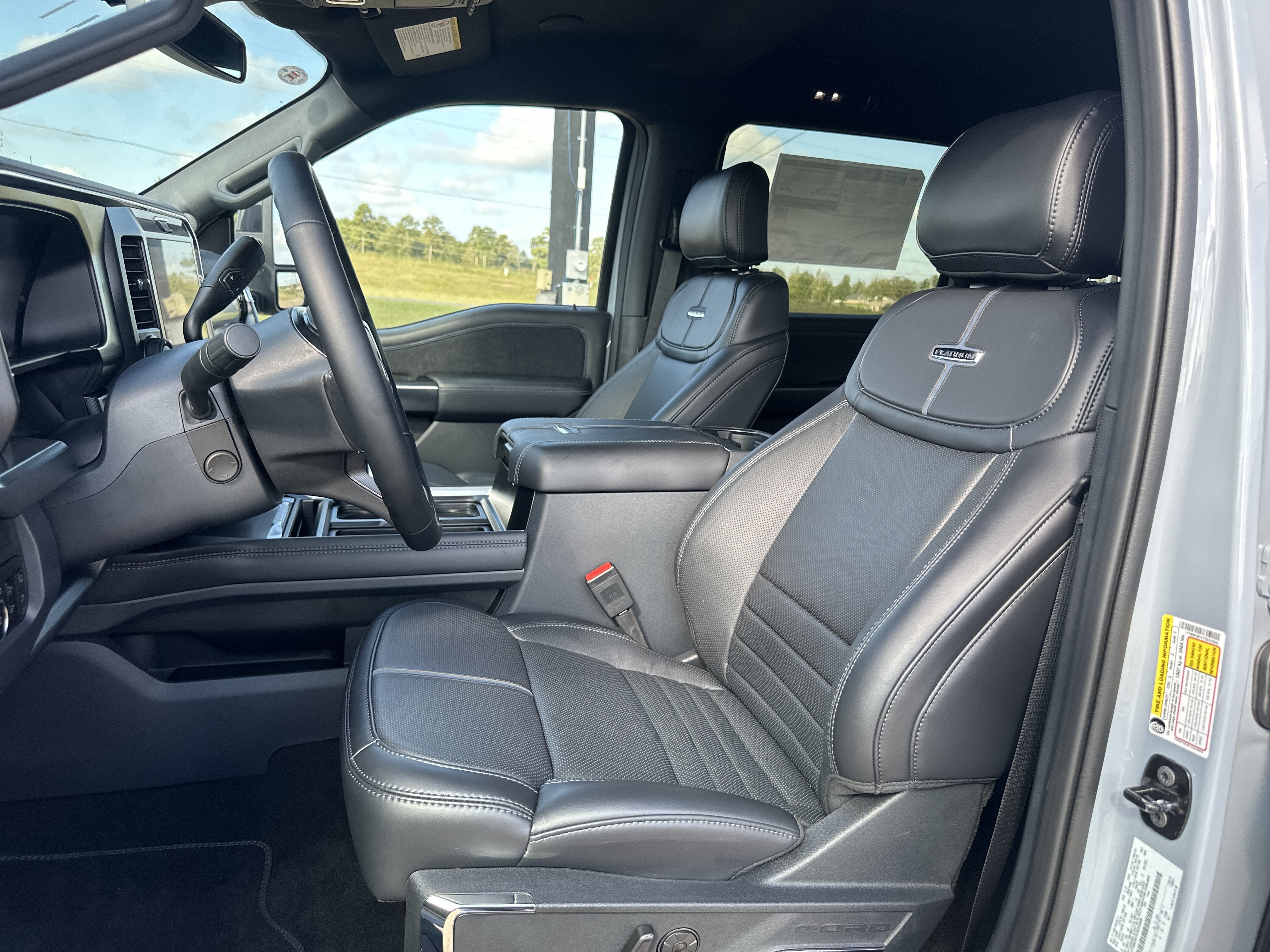 2026 Ford F-350 Super Duty Platinum - Photo 9