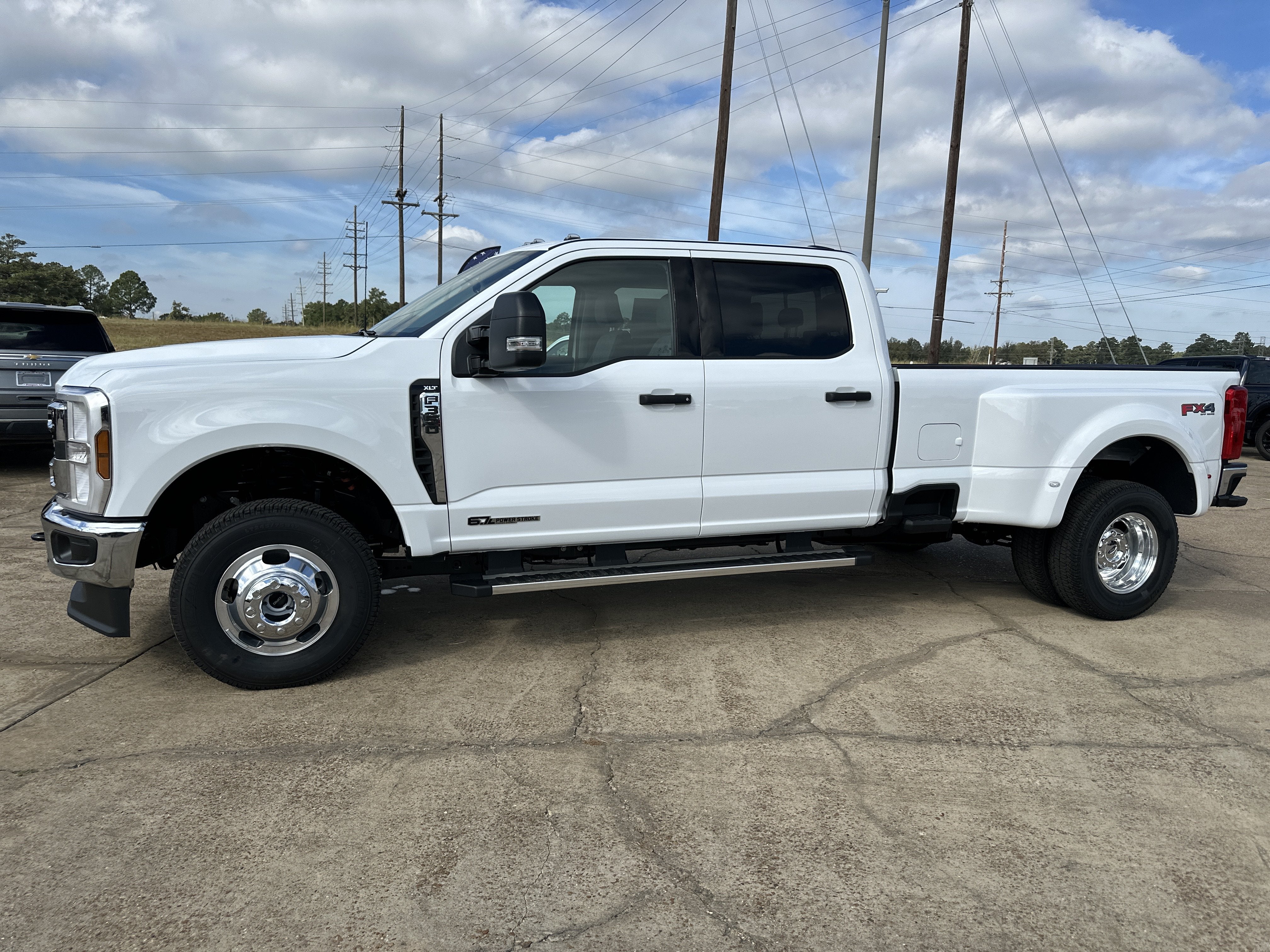 2026 Ford Super Duty F-350 DRW F-350® XLT