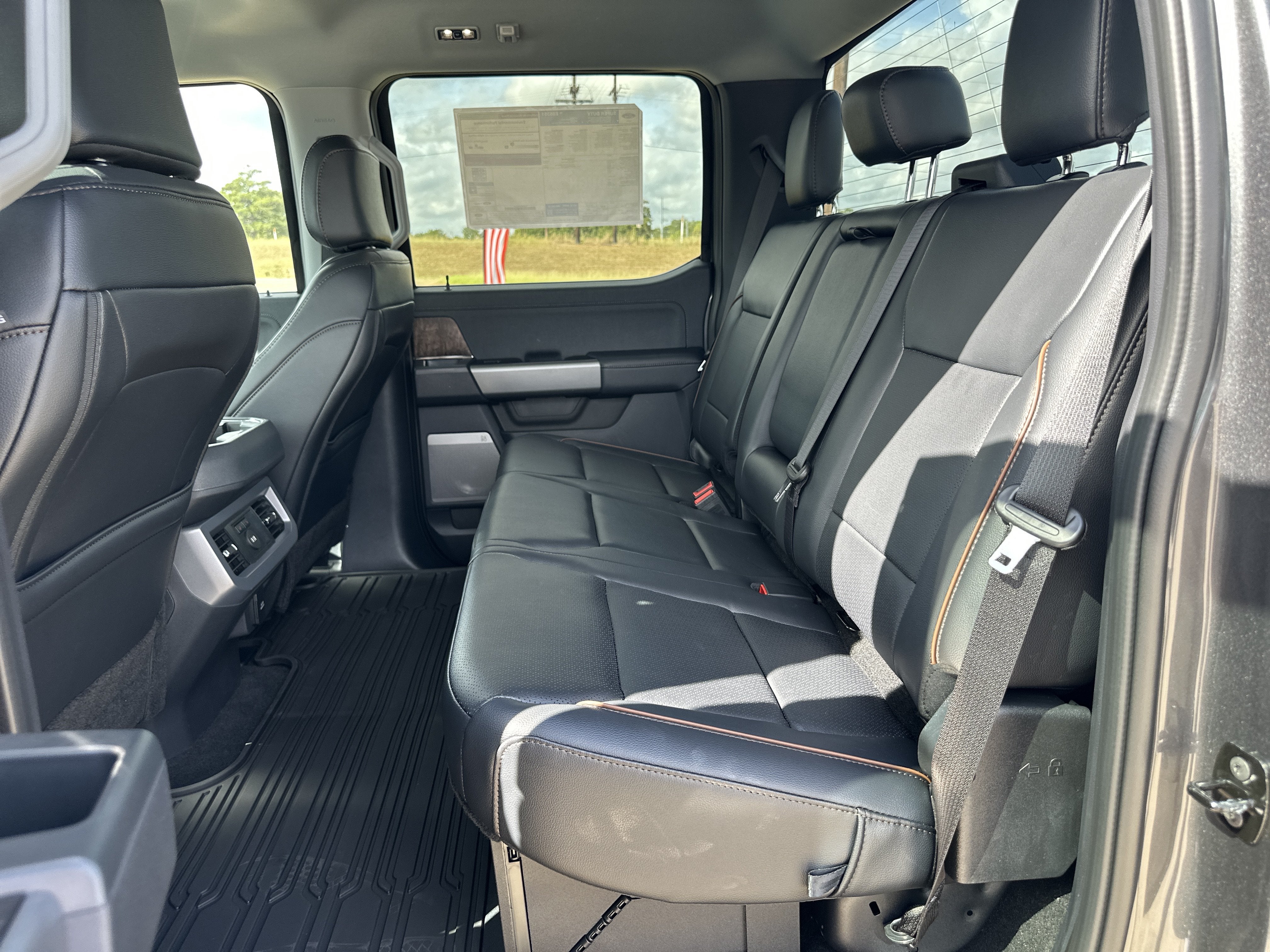 2026 Ford Super Duty F-350 DRW F-350® Lariat®