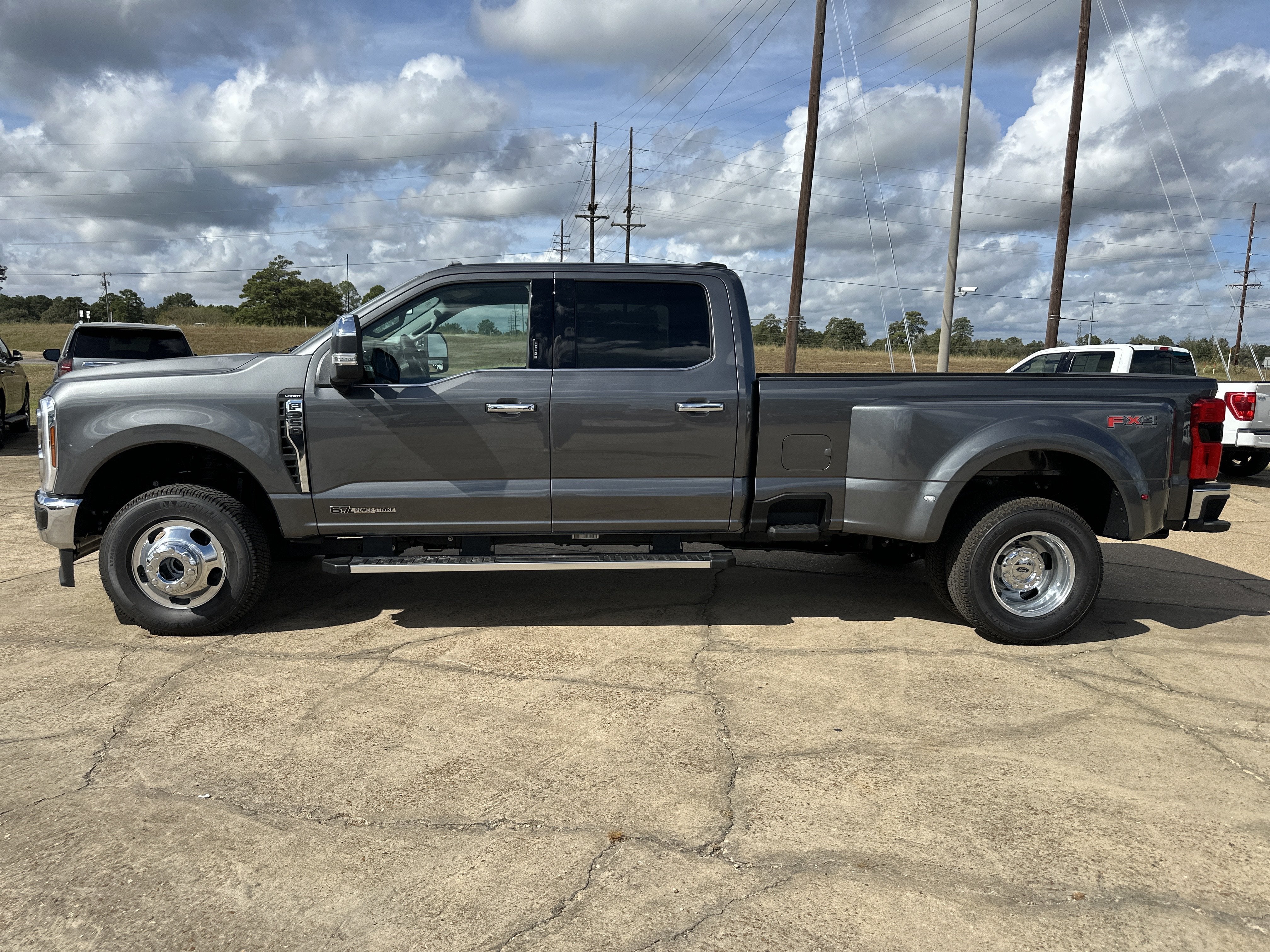 2026 Ford Super Duty F-350 DRW F-350® Lariat®