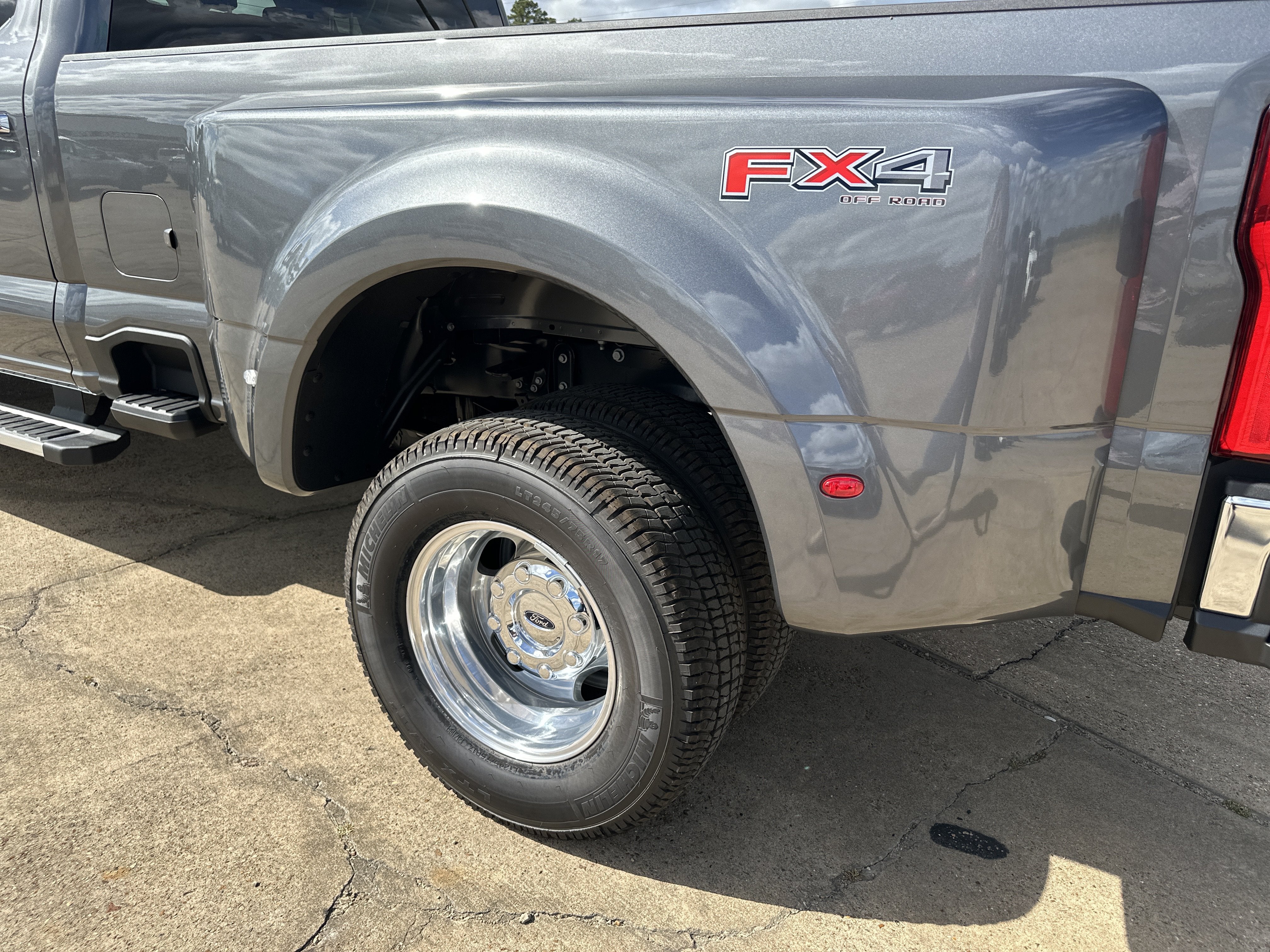 2026 Ford Super Duty F-350 DRW F-350® Lariat®