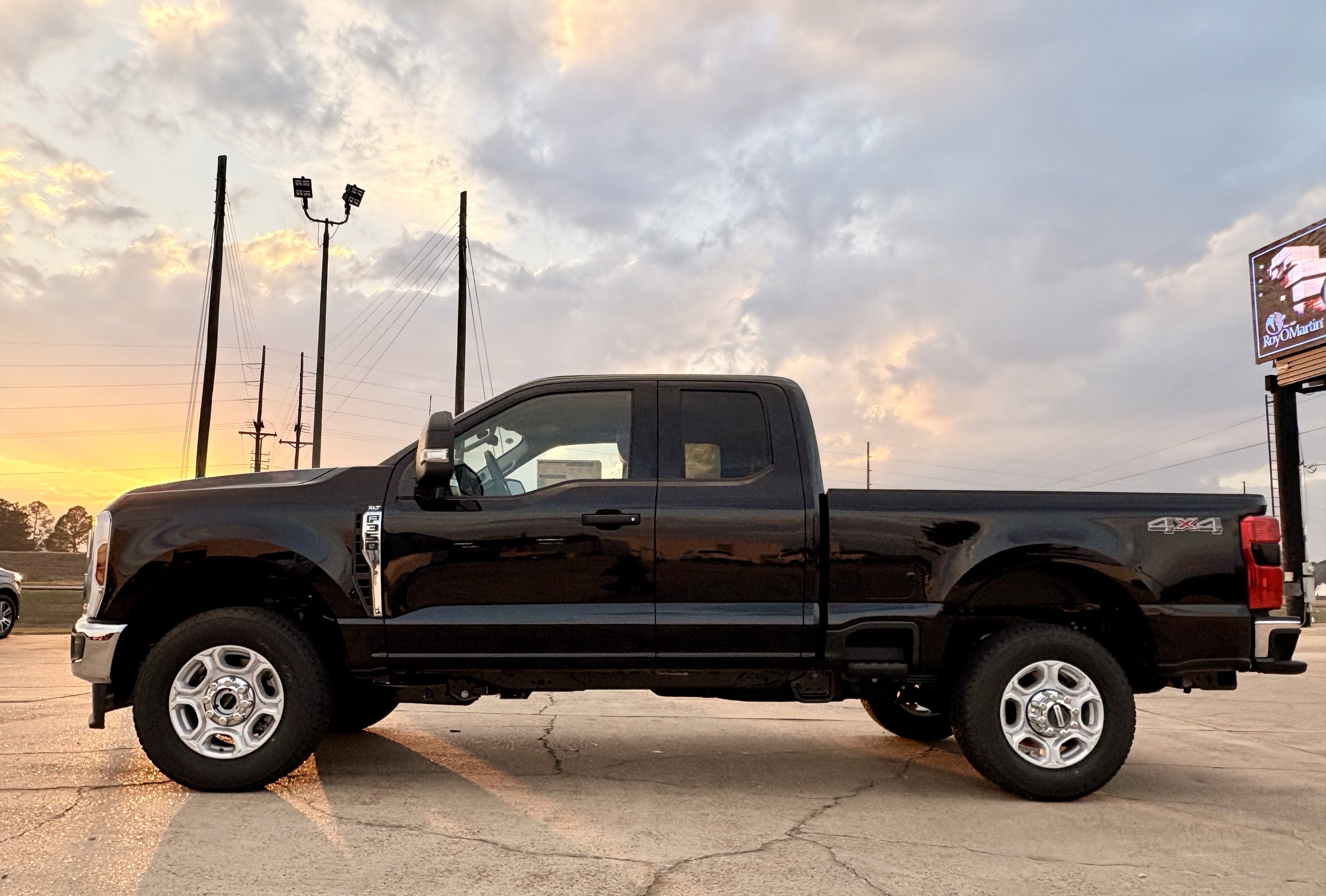 2026 Ford Super Duty F-350 SRW F-350® XLT