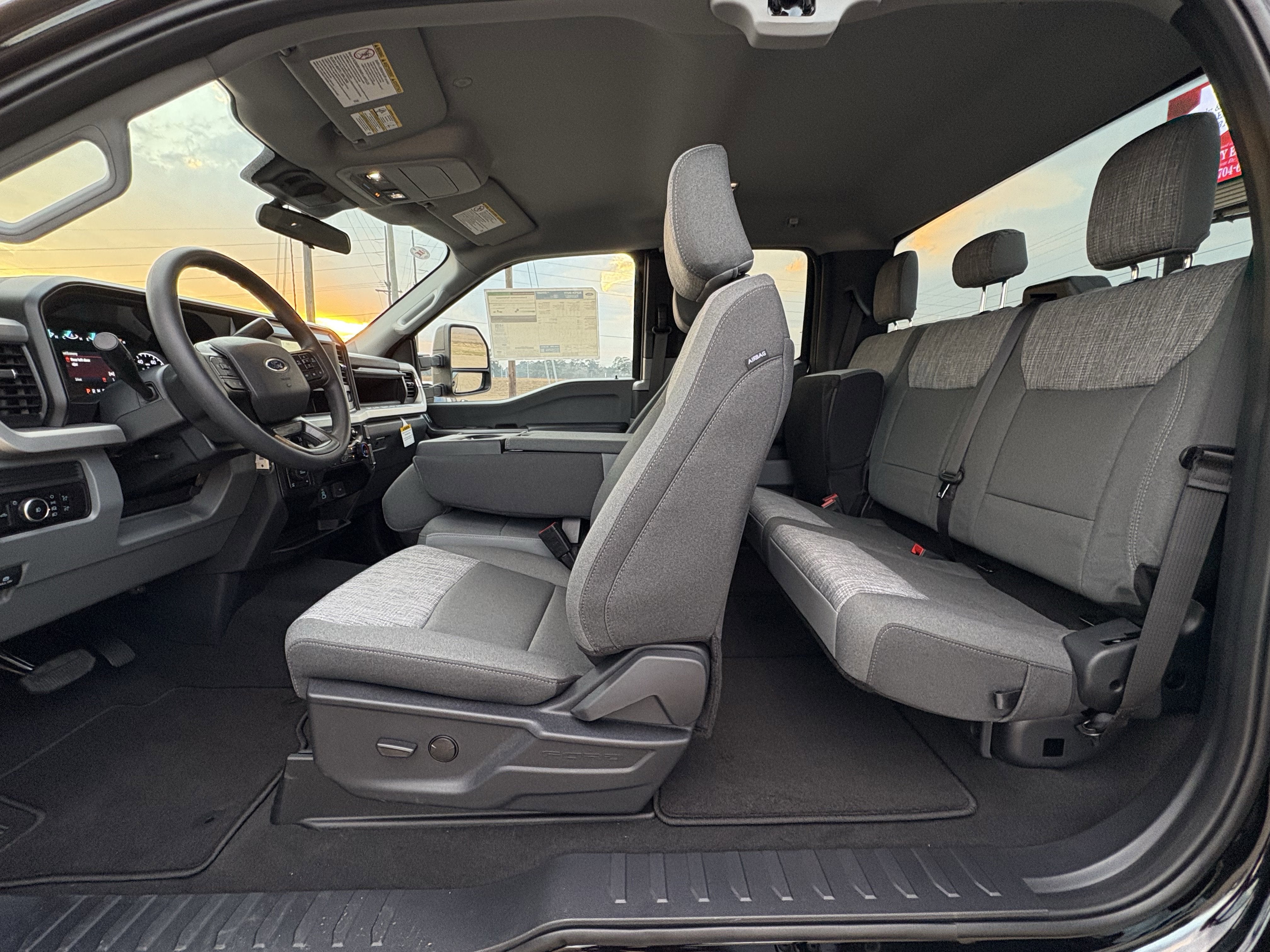 2026 Ford Super Duty F-350 SRW F-350® XLT