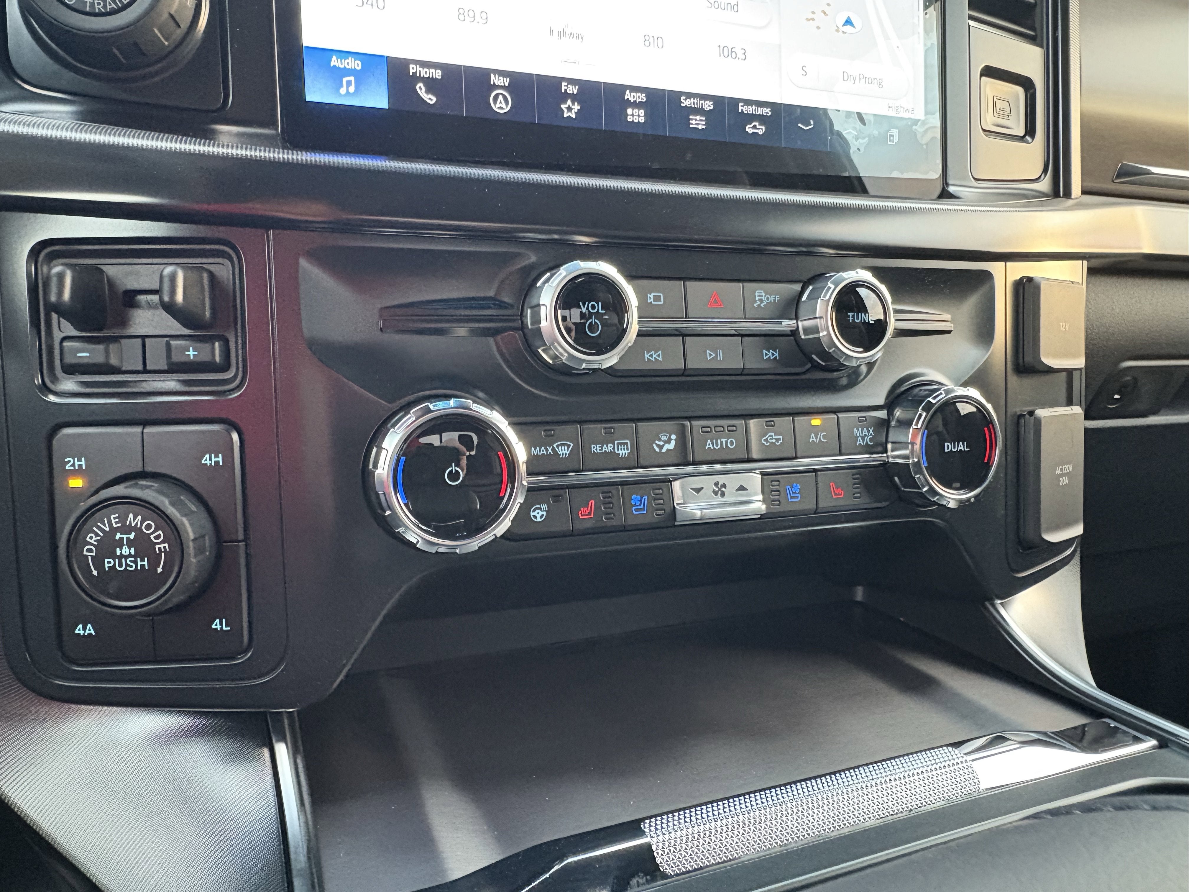 2025 Ford F-150 Platinum®