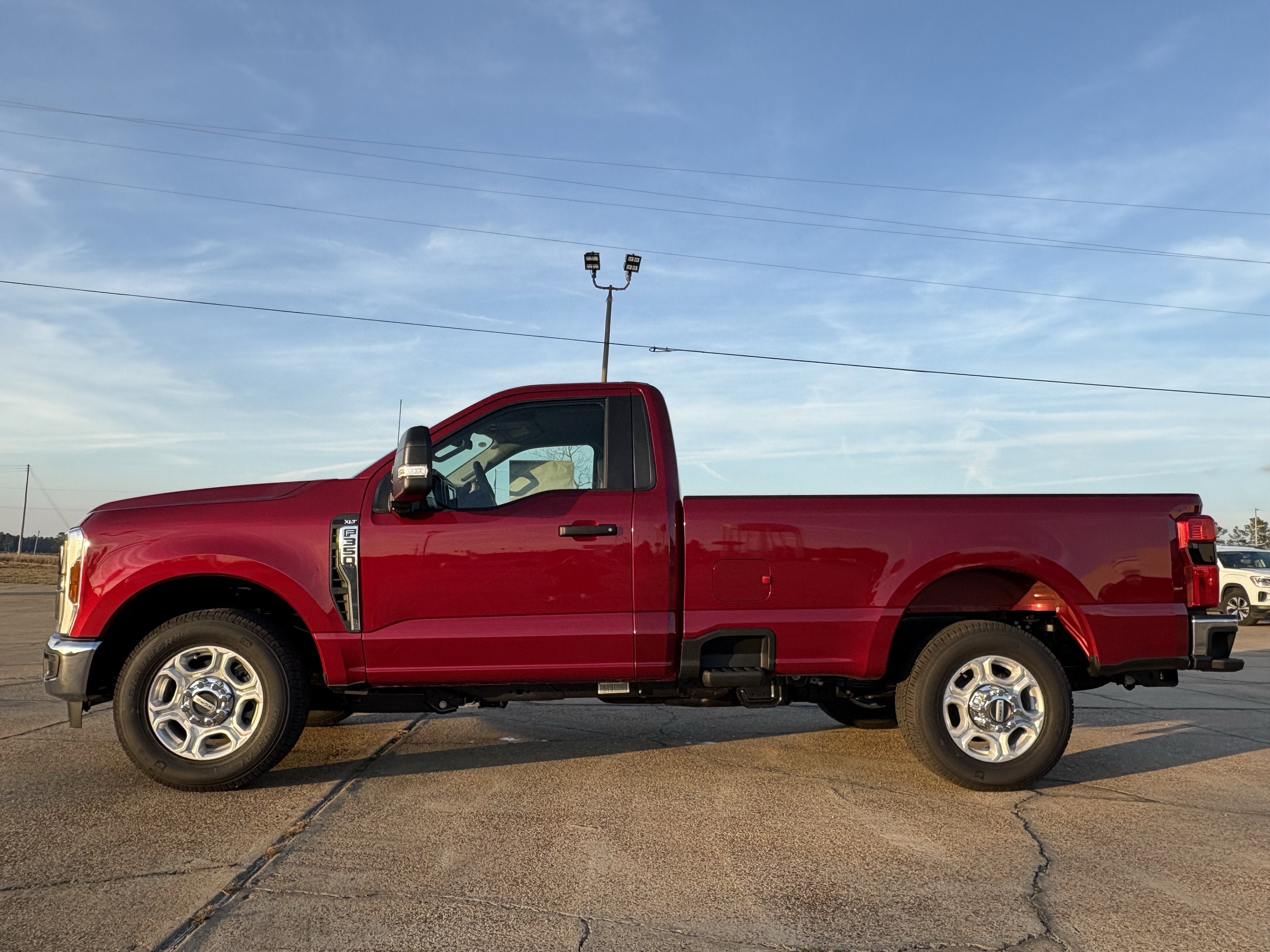 2026 Ford Super Duty F-350 SRW F-350® XLT