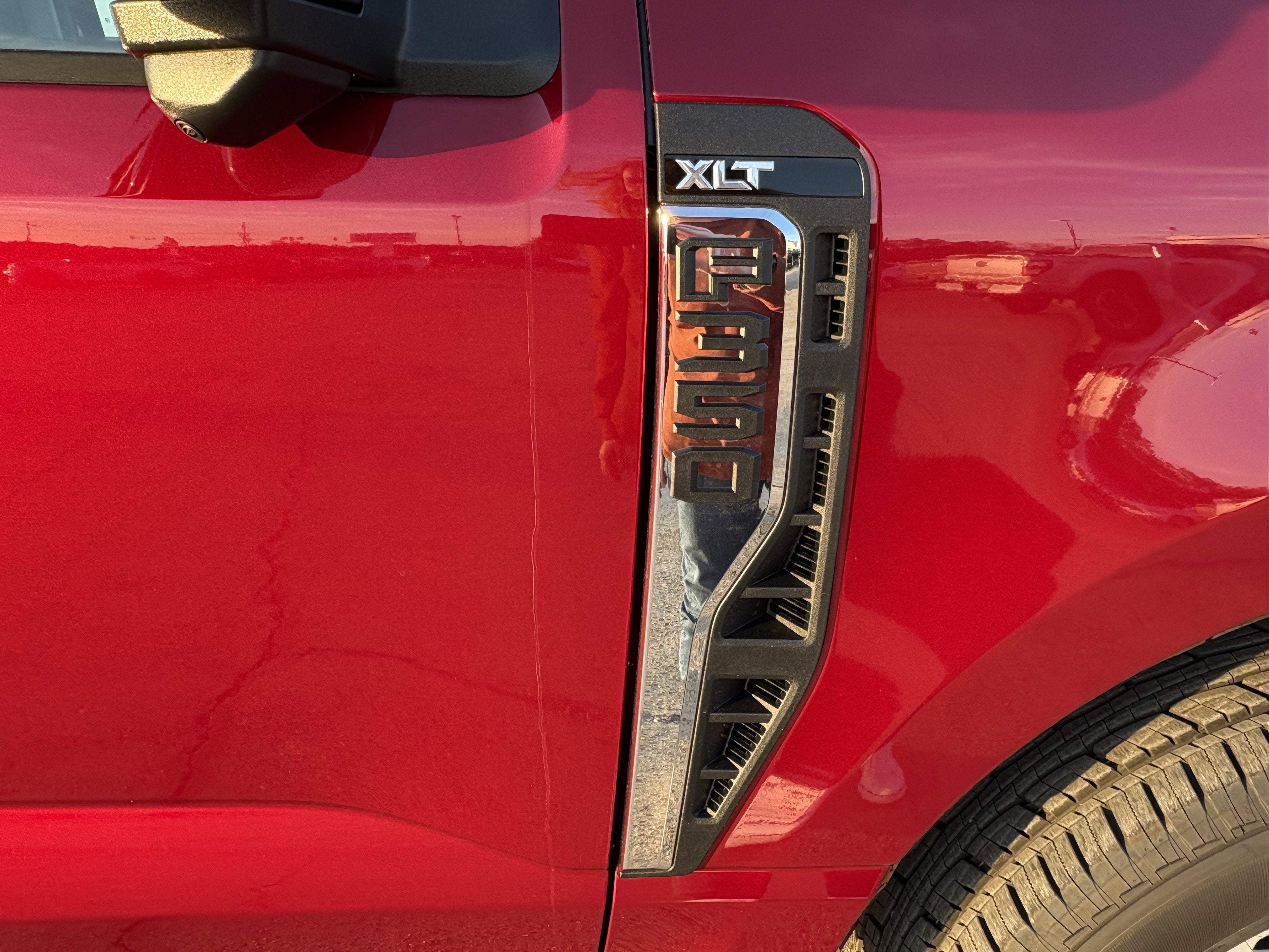 2026 Ford Super Duty F-350 SRW F-350® XLT