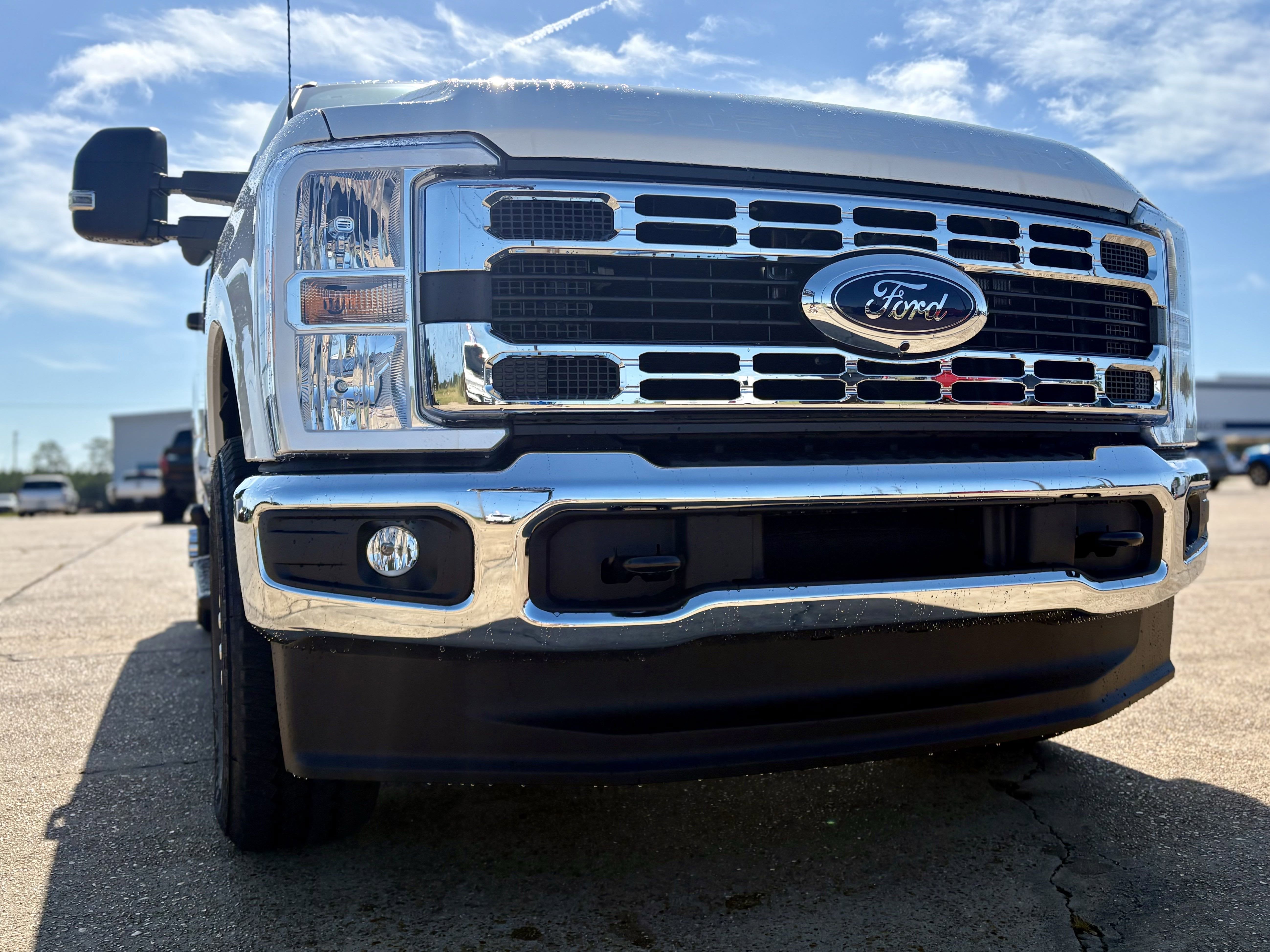 2025 Ford Super Duty F-350 SRW F-350® XLT