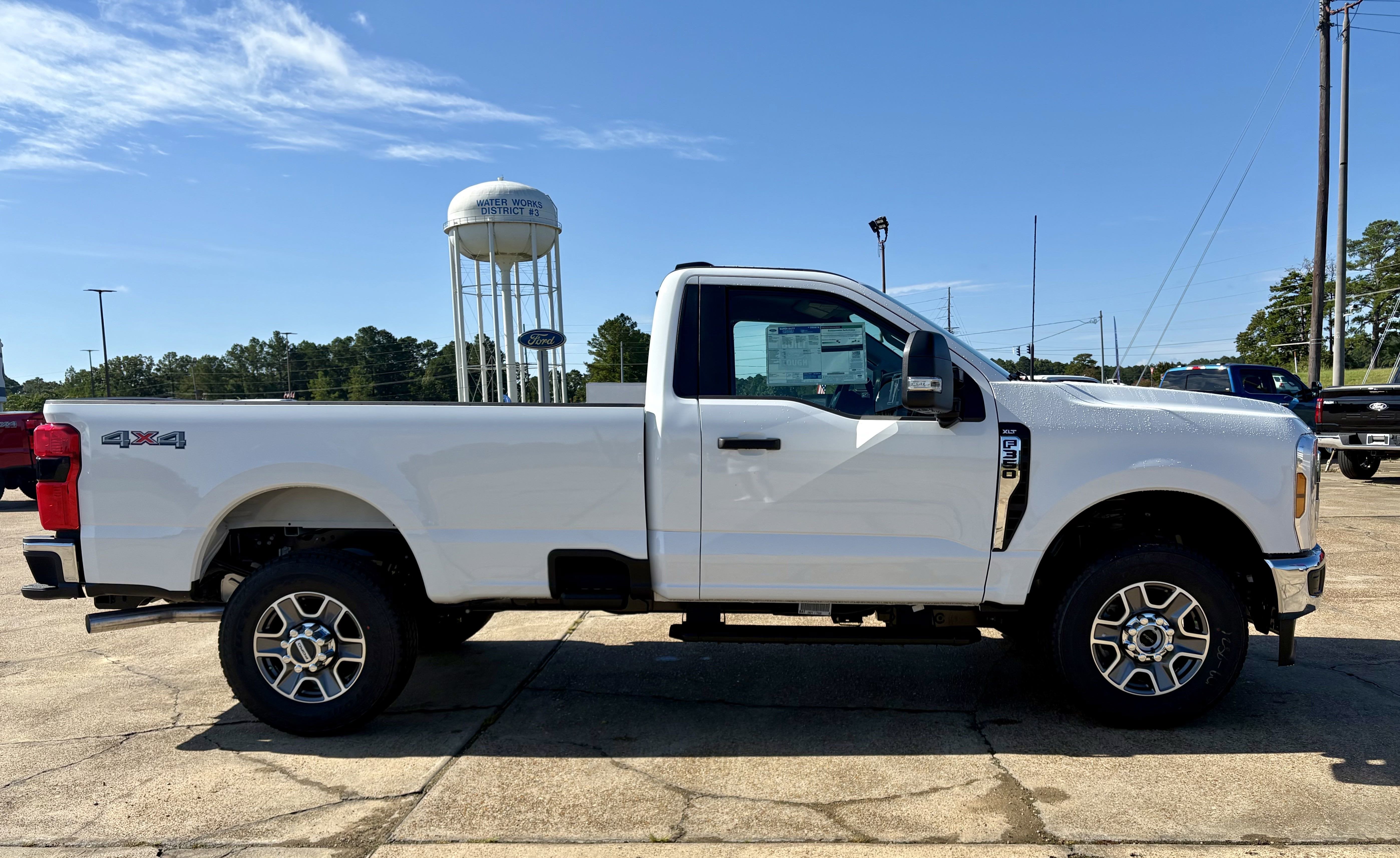 2025 Ford Super Duty F-350 SRW F-350® XLT