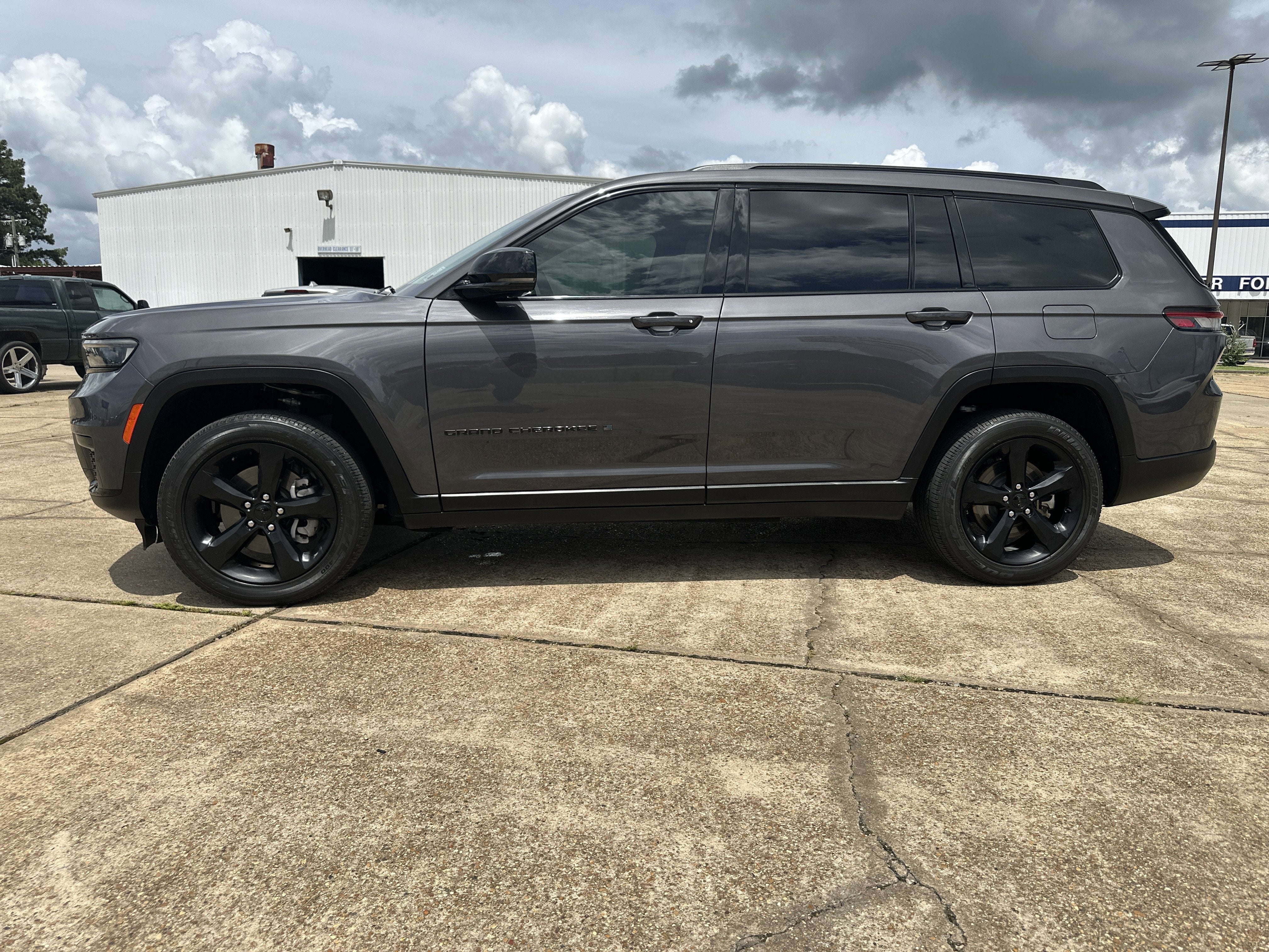 2024 Jeep Grand Cherokee L Laredo