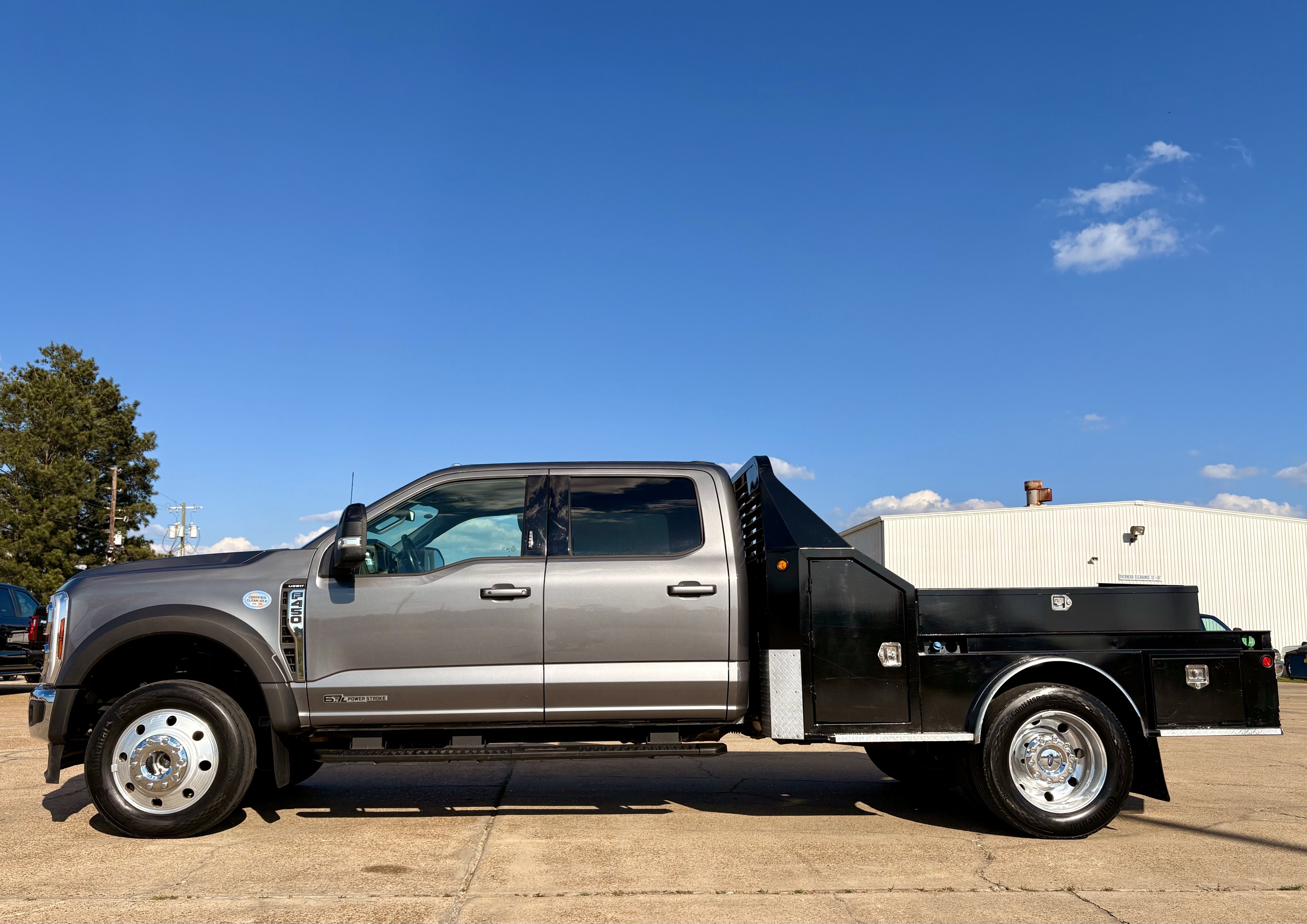 2024 Ford F-450 Chassis Cab Base