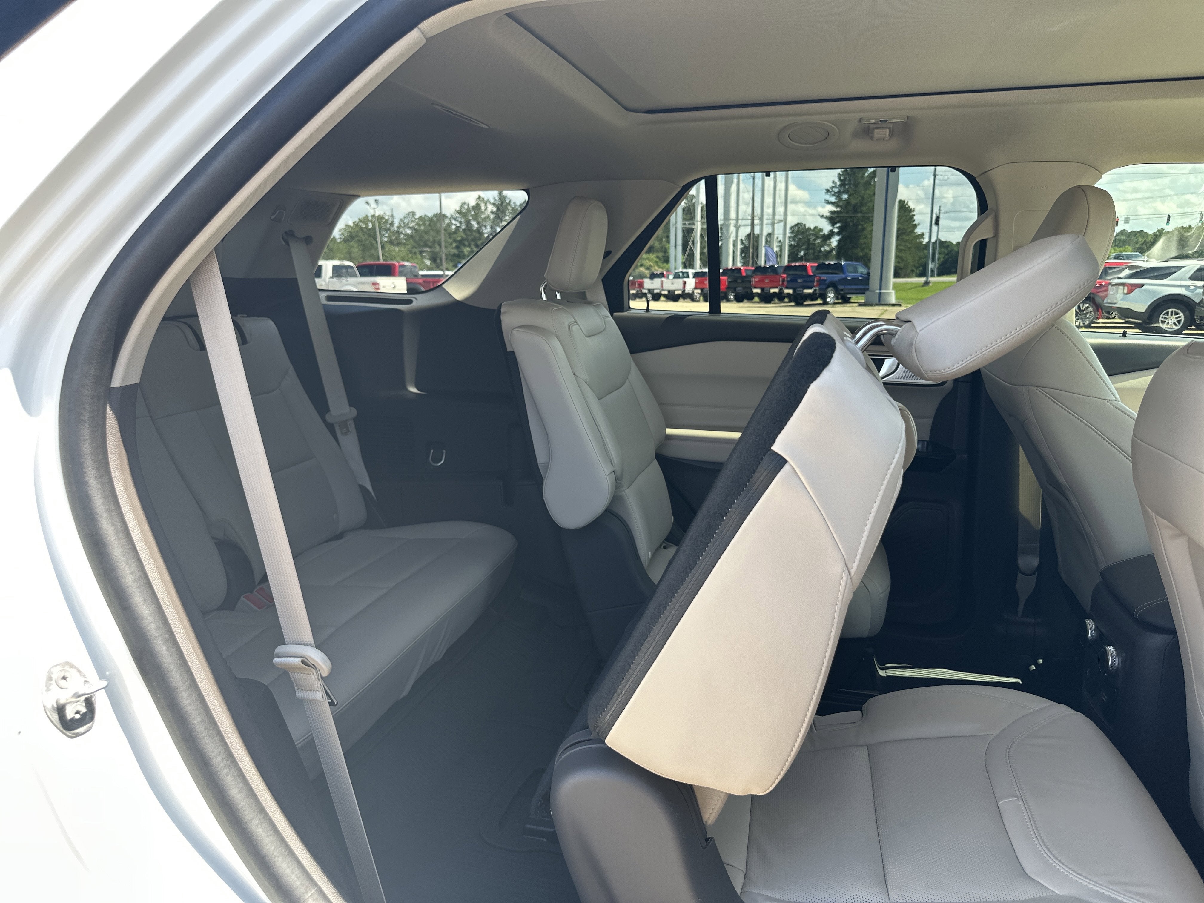 2023 Ford Explorer Platinum