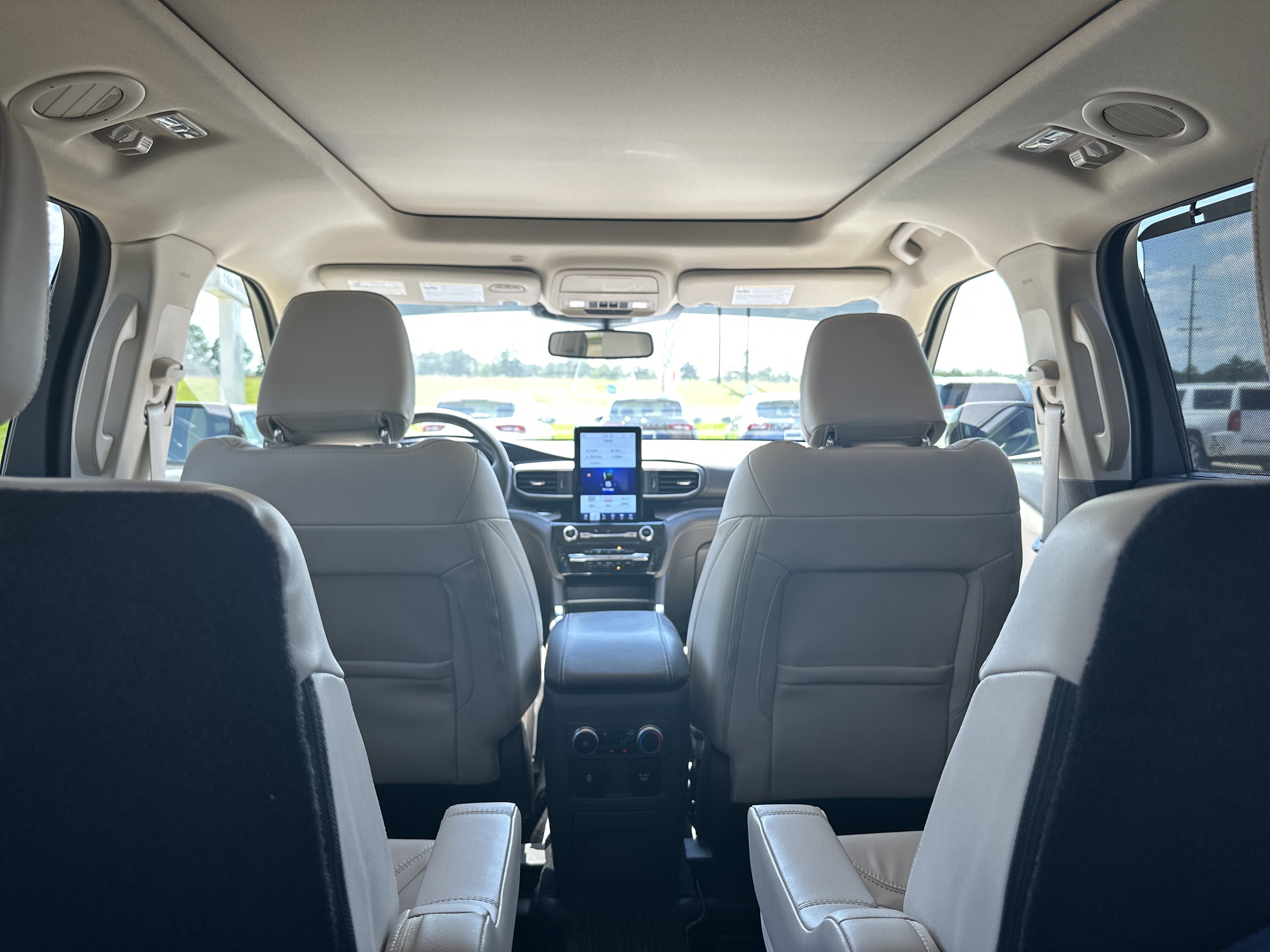 2023 Ford Explorer Platinum
