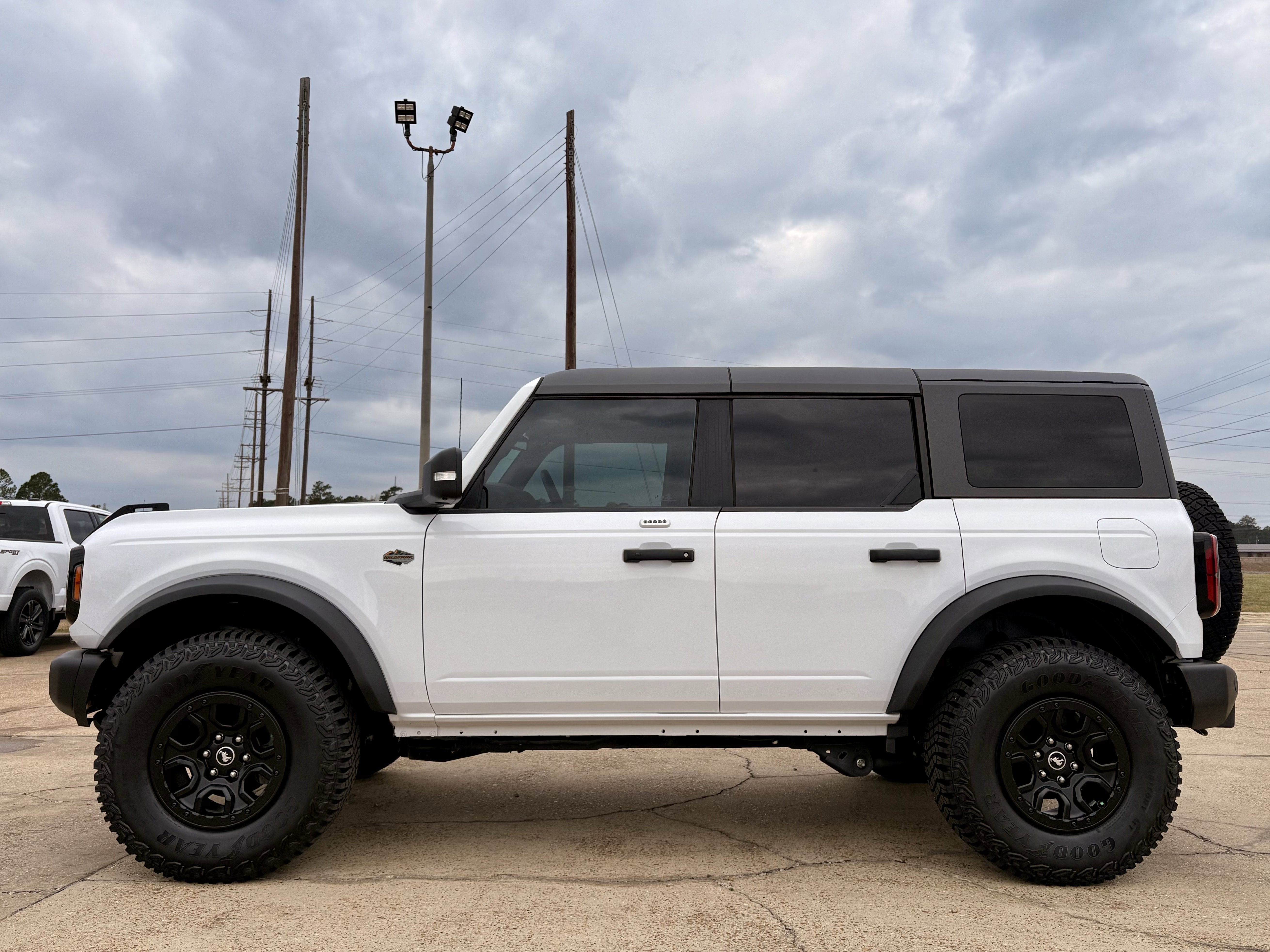 2023 Ford Bronco Base