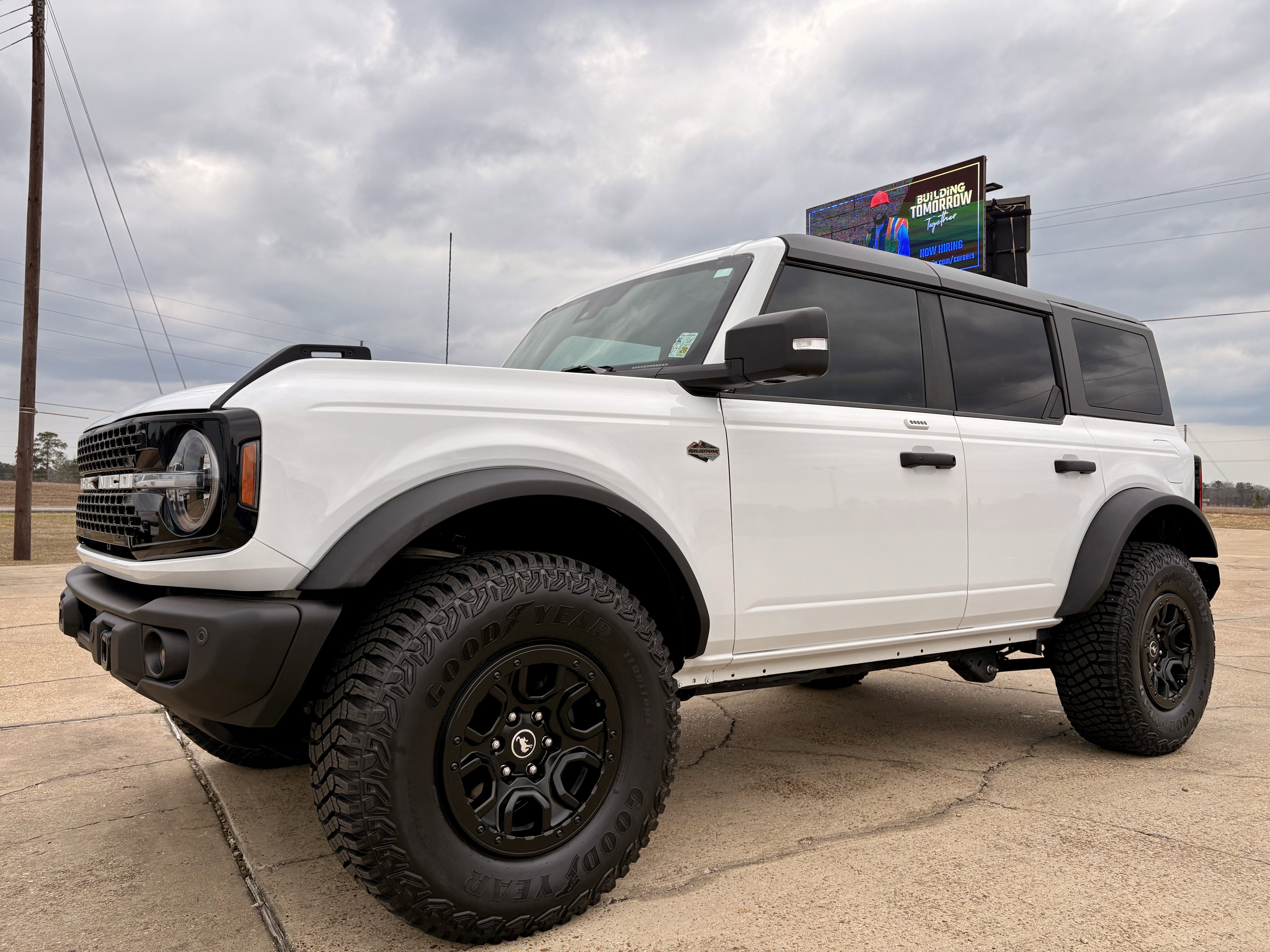 2023 Ford Bronco Base