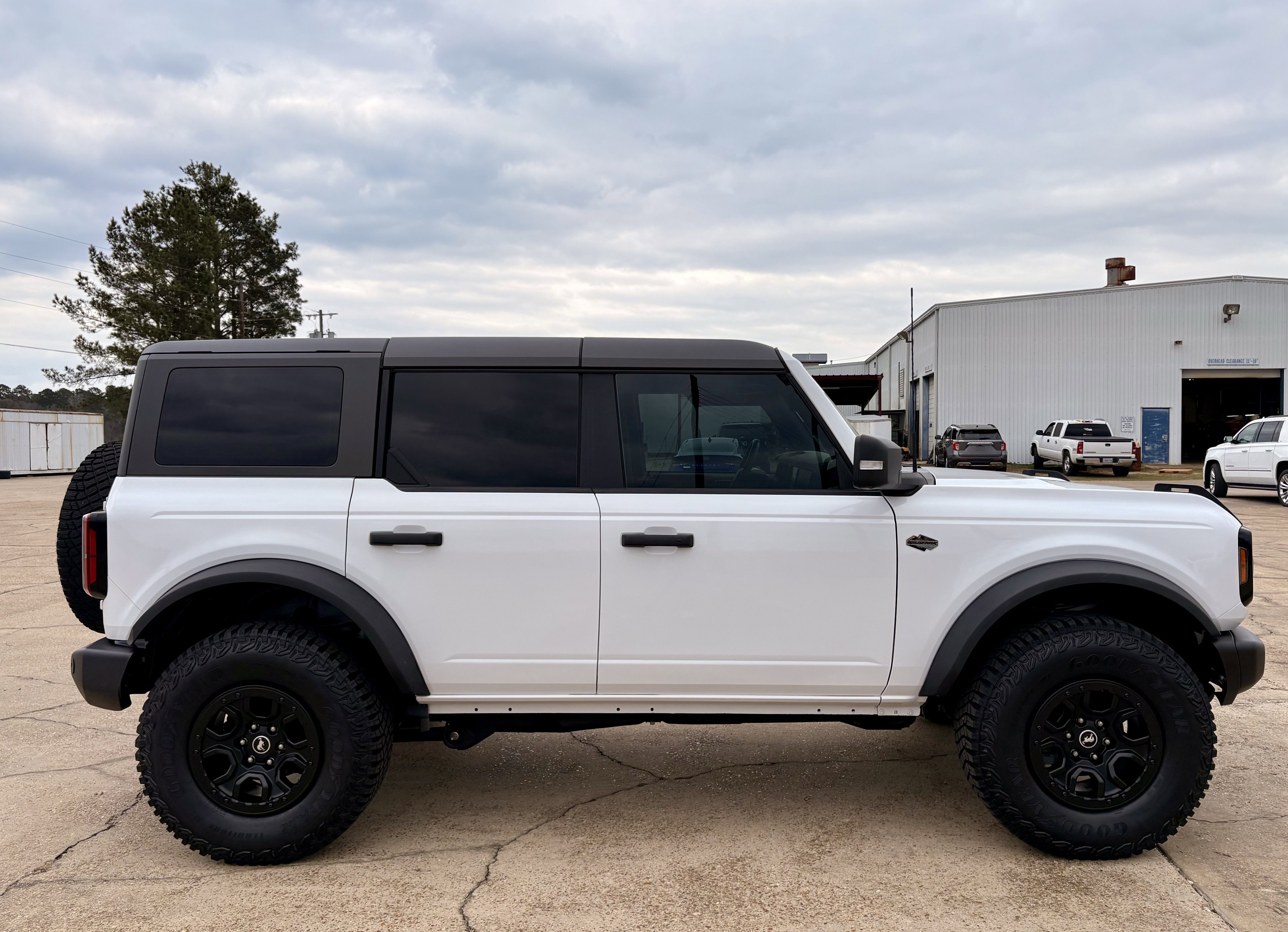2023 Ford Bronco Base