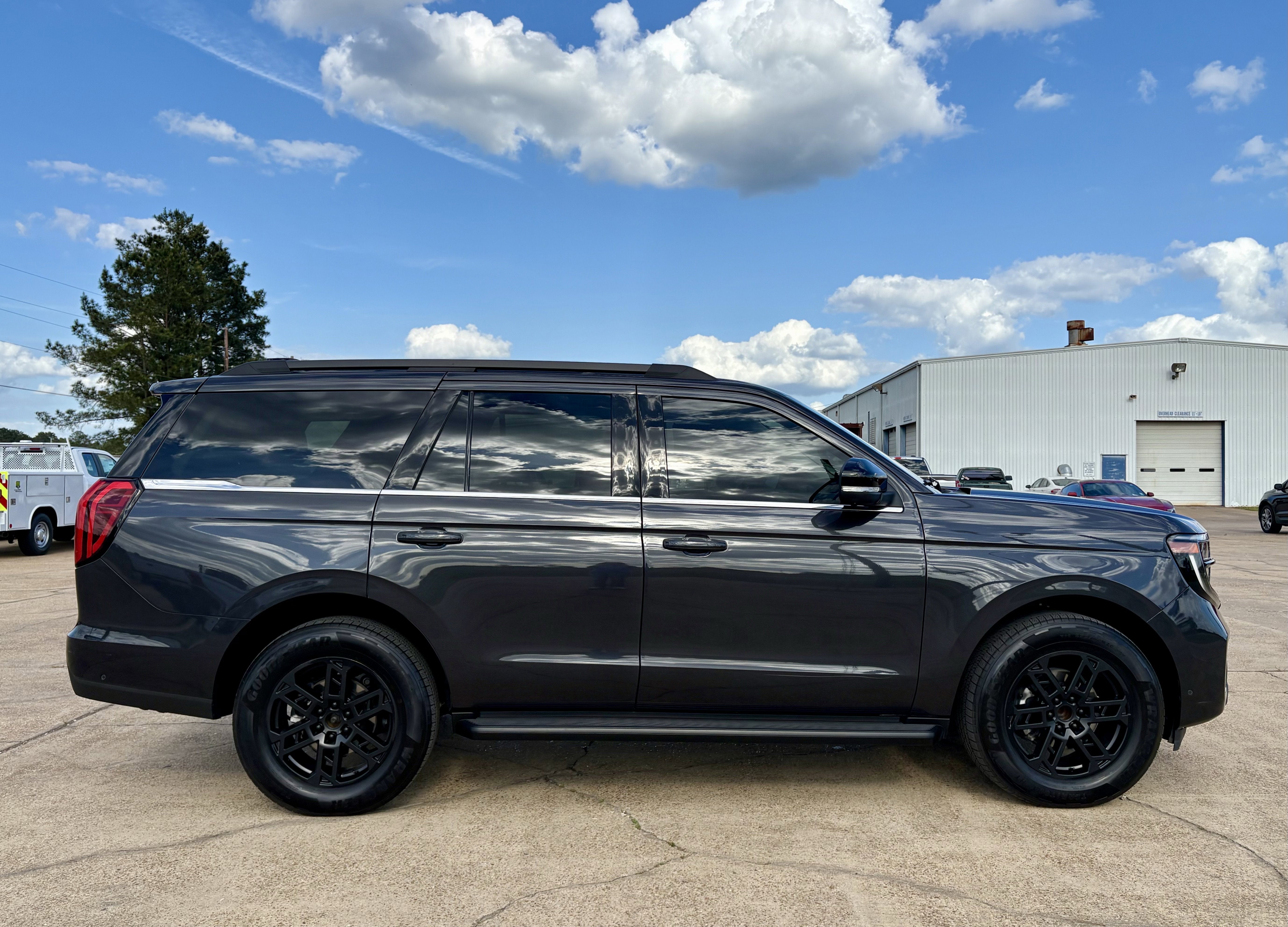 2025 Ford Expedition Active