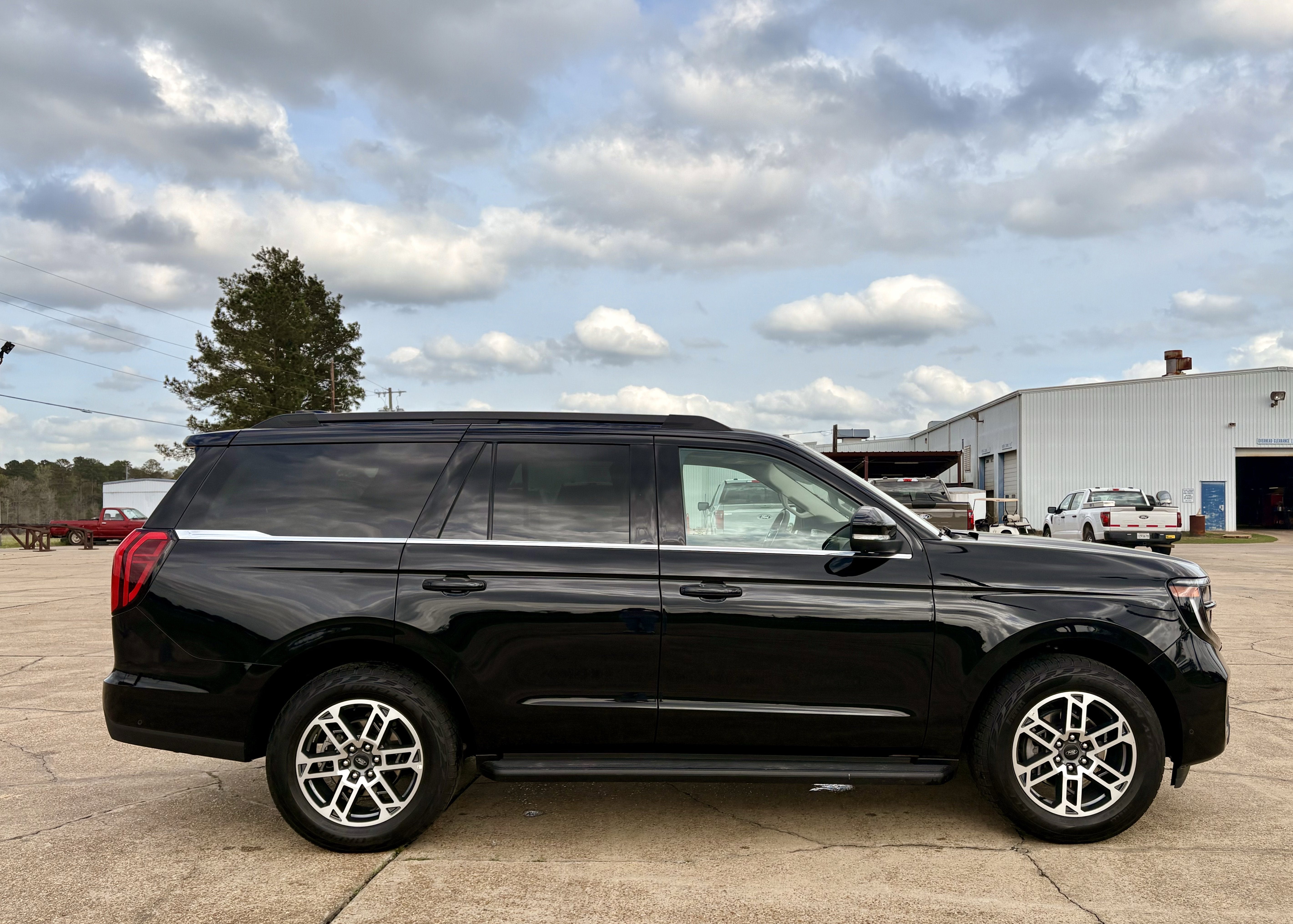 2025 Ford Expedition Active